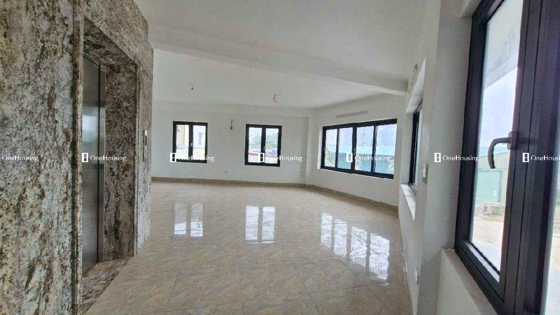 Nhà mặt phố Ngọc Thụy (mặt đê và đường gom chân đê), P. Ngọc Thụy, Q. Long Biên, TP. Hà Nội