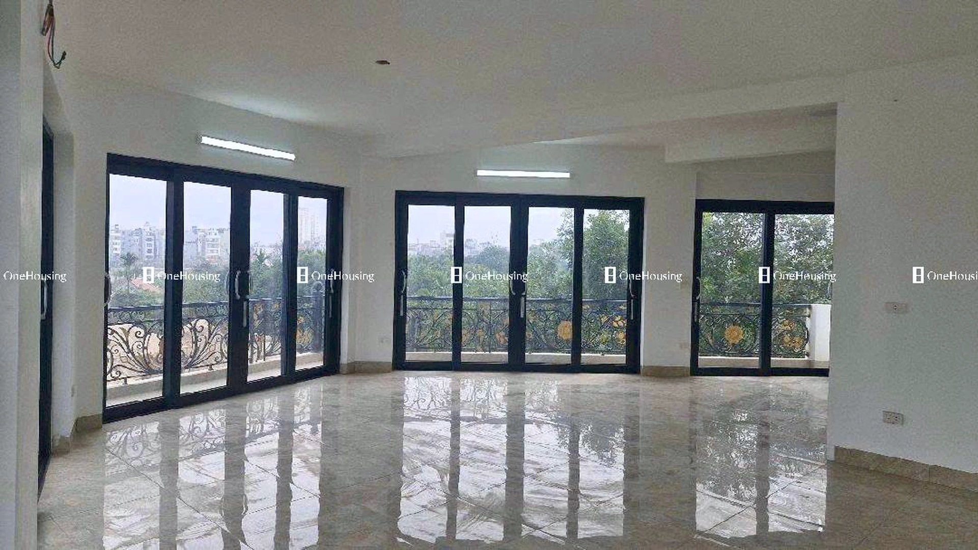 Nhà mặt phố Ngọc Thụy (mặt đê và đường gom chân đê), P. Ngọc Thụy, Q. Long Biên, TP. Hà Nội