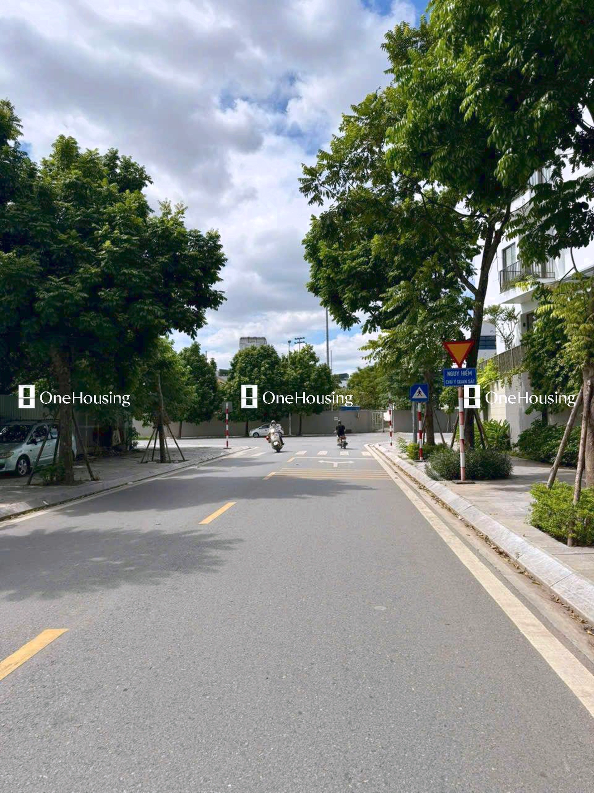 Nhà mặt phố Ngọc Thụy (mặt đê và đường gom chân đê), P. Ngọc Thụy, Q. Long Biên, TP. Hà Nội