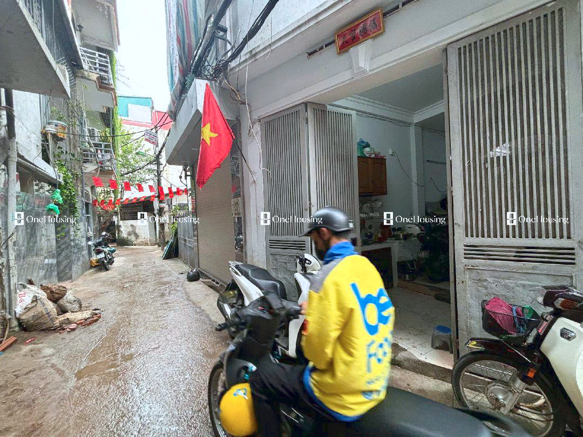 Nhà mặt ngõ cách Lạc Long Quân 100m, P. Nghĩa Đô, Q. Cầu Giấy, TP. Hà Nội