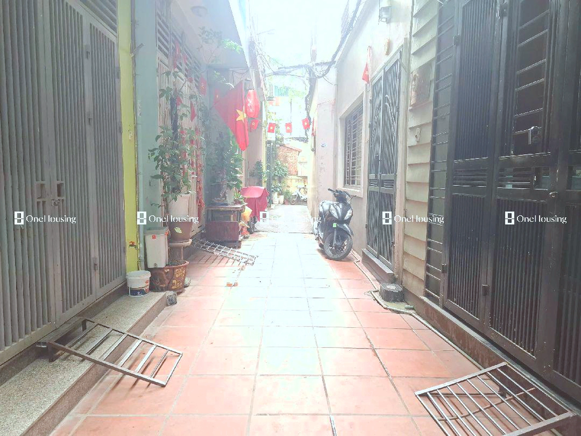 Nhà mặt ngõ cách Âu Cơ 40m, P. Nhật Tân, Q. Tây Hồ, TP. Hà Nội