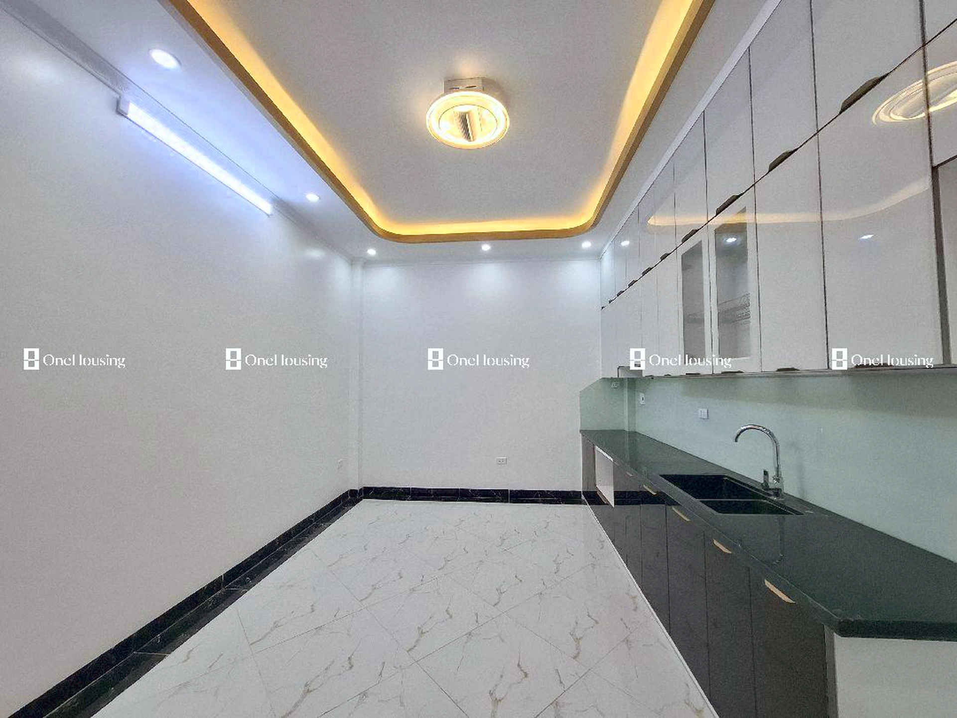 Nhà mặt ngõ cách Âu Cơ (đường gom chân đê) 120m, P. Quảng An, Q. Tây Hồ, TP. Hà Nội