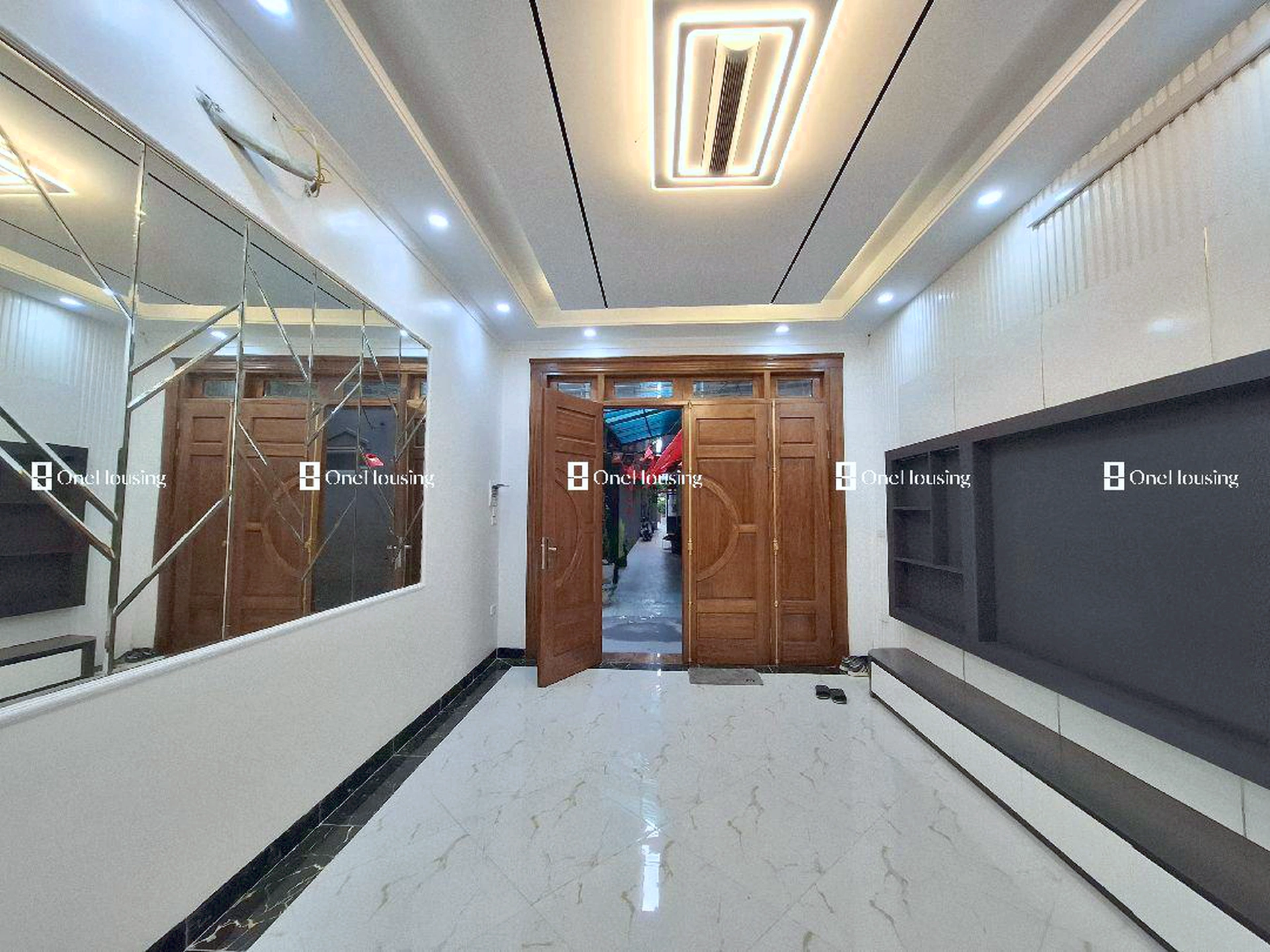 Nhà mặt ngõ cách Âu Cơ (đường gom chân đê) 120m, P. Quảng An, Q. Tây Hồ, TP. Hà Nội