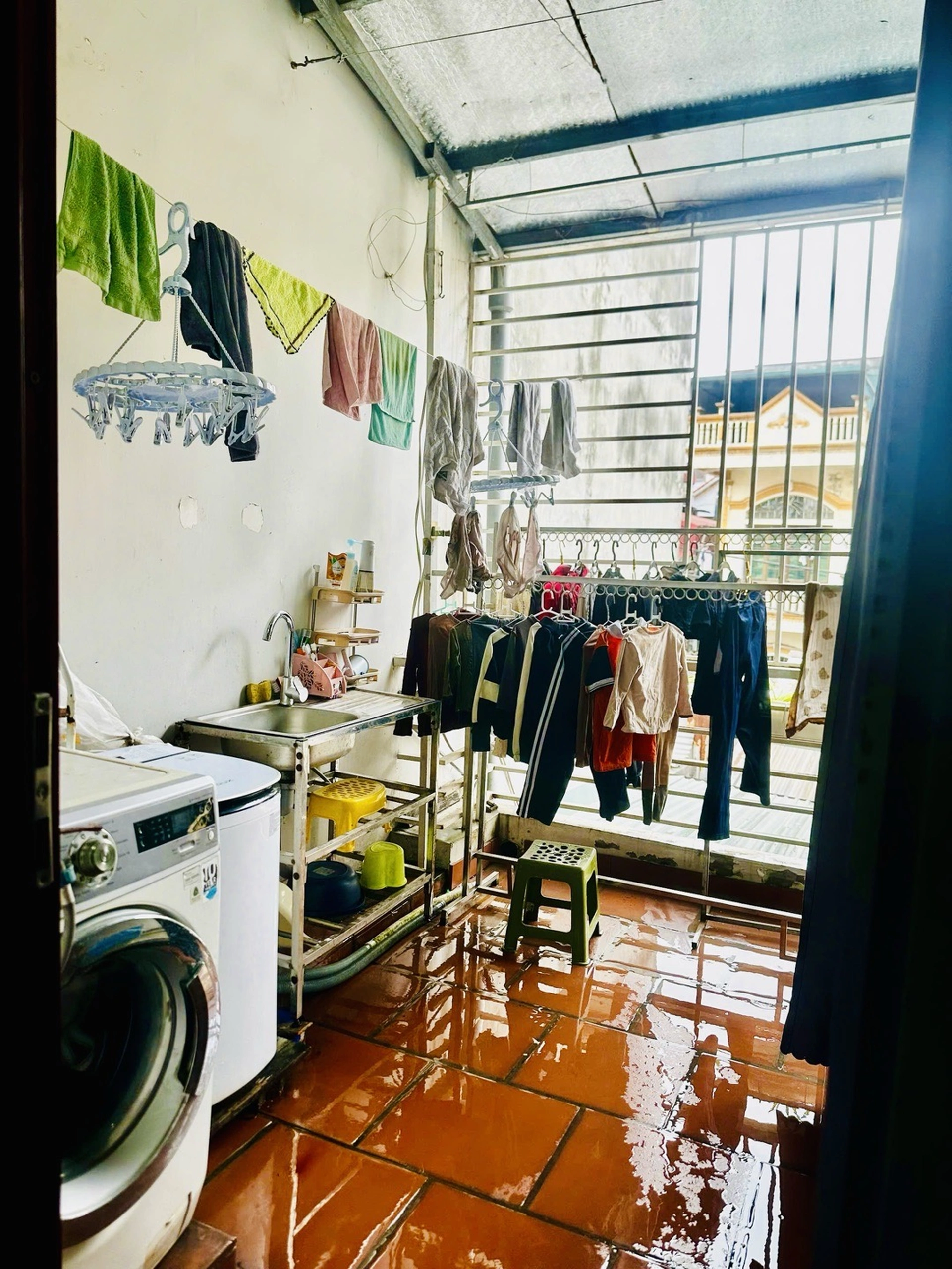 Nhà mặt ngõ cách Nguyễn Văn Linh 40m, P. Phúc Đồng, Q. Long Biên, TP. Hà Nội