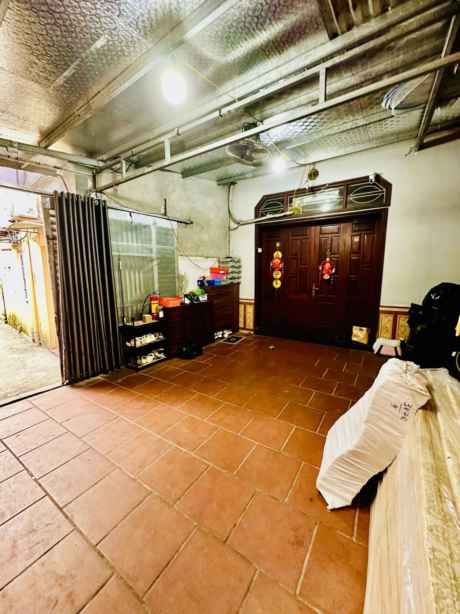 Nhà mặt ngõ cách Nguyễn Văn Linh 40m, P. Phúc Đồng, Q. Long Biên, TP. Hà Nội