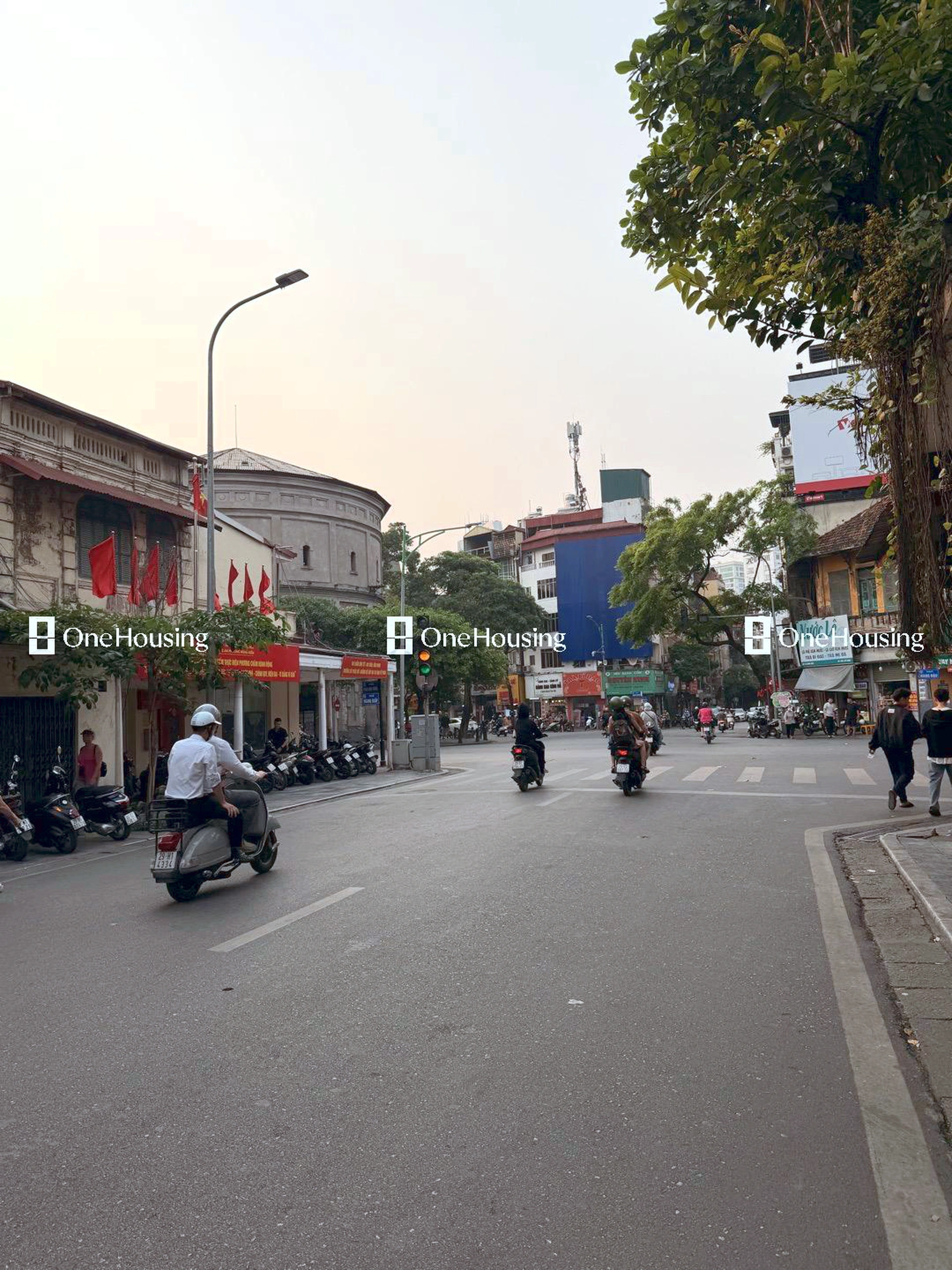 Nhà mặt ngõ cách Hàng Giấy 5m, P. Đồng Xuân, Q. Hoàn Kiếm, TP. Hà Nội