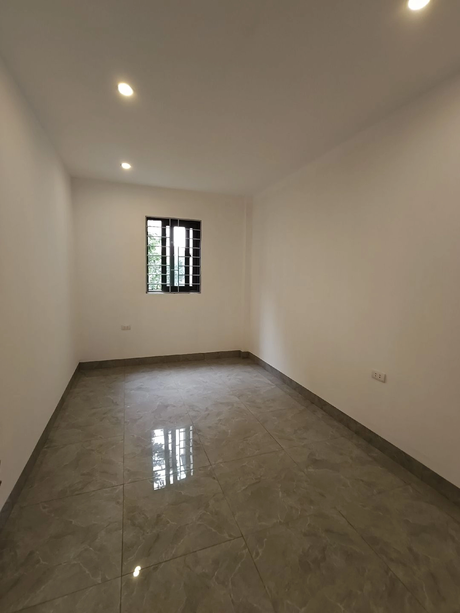 Nhà mặt ngõ cách Đường Hà Huy Tập 300m, TT. Yên Viên, H. Gia Lâm, TP. Hà Nội