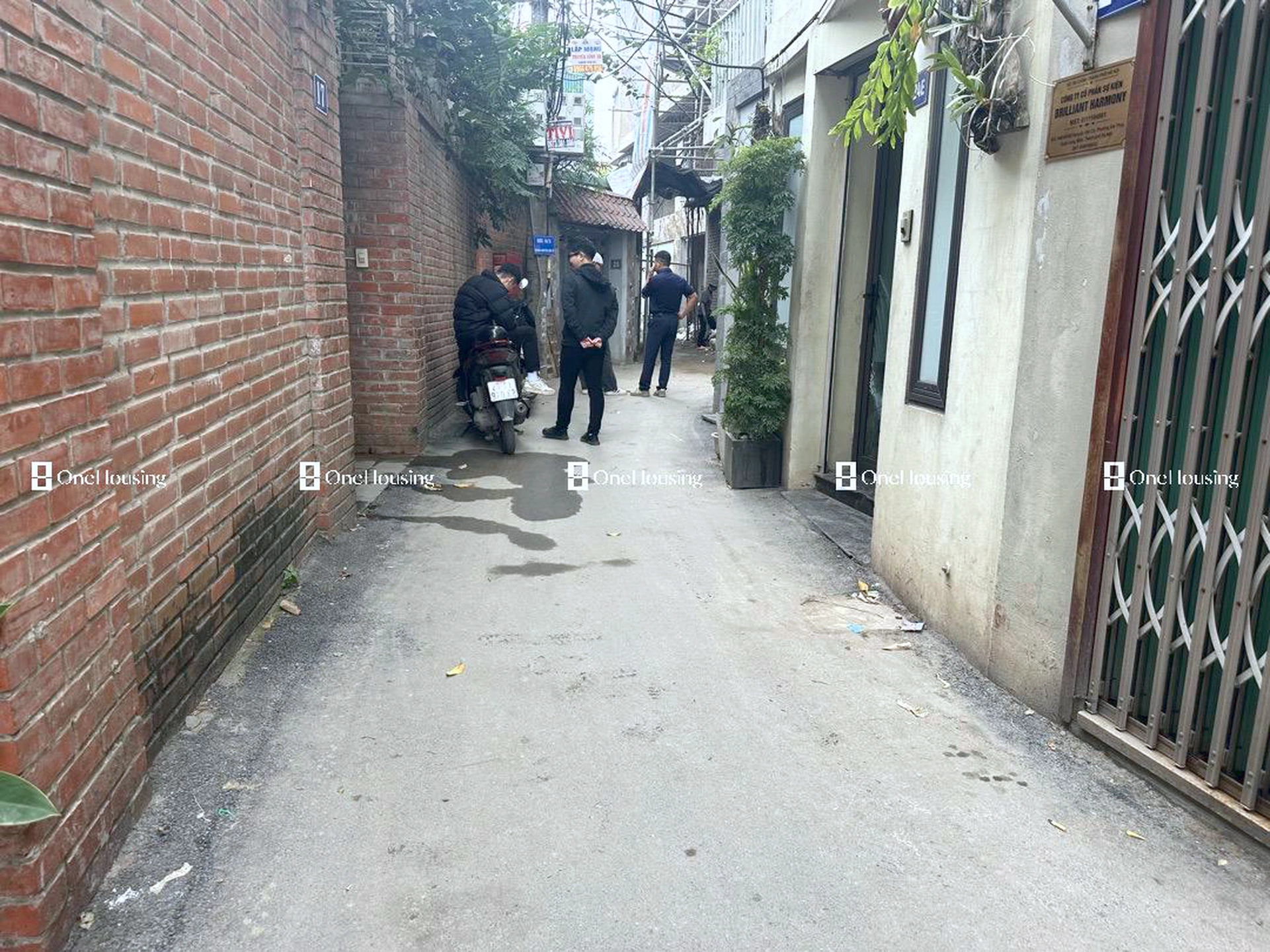 Nhà mặt ngõ cách Nguyễn Văn Cừ 200m, P. Gia Thụy, Q. Long Biên, TP. Hà Nội