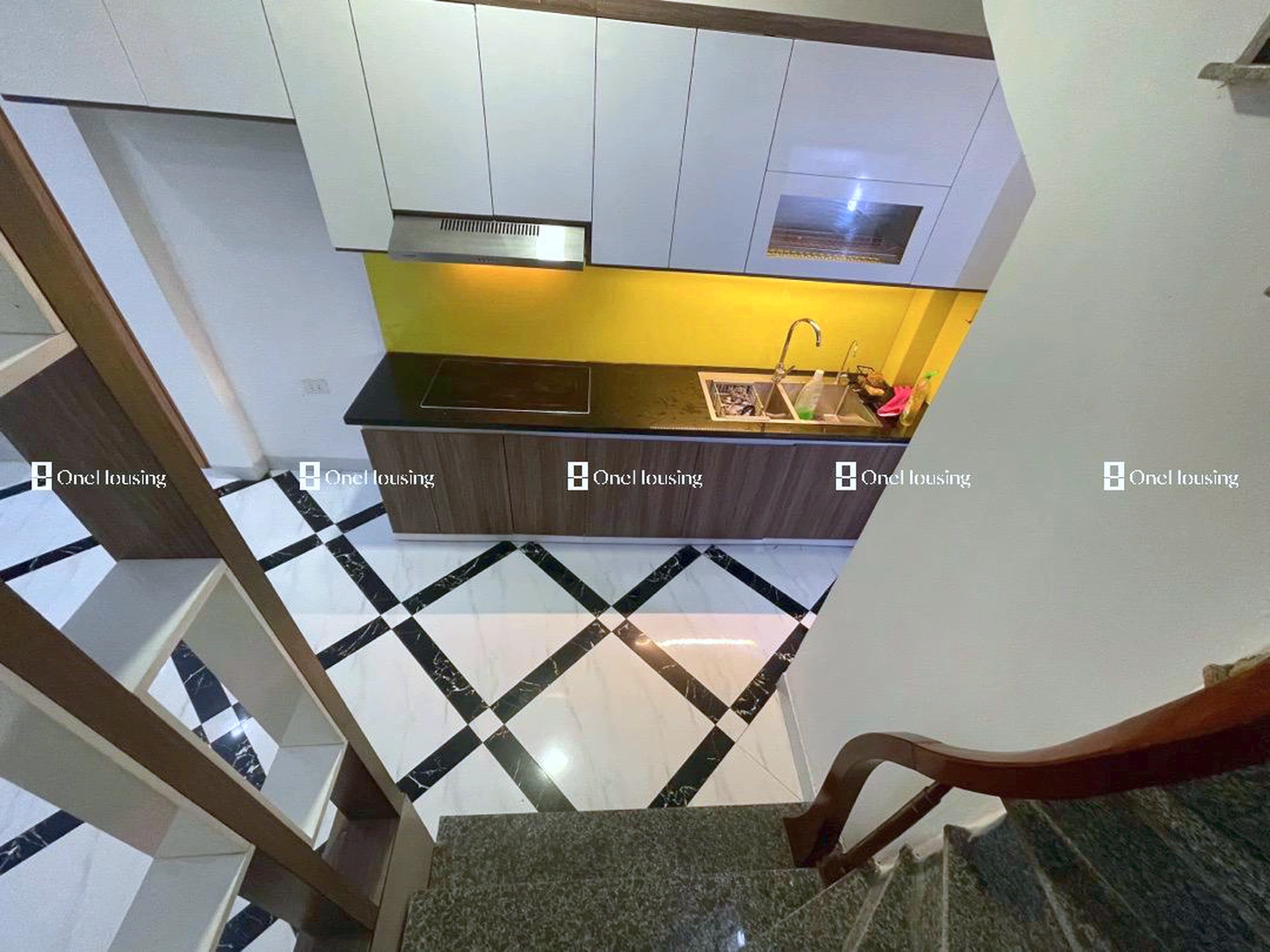 Nhà mặt ngõ cách An Dương Vương (đường gom chân đê) 30m, P. Phú Thượng, Q. Tây Hồ, TP. Hà Nội