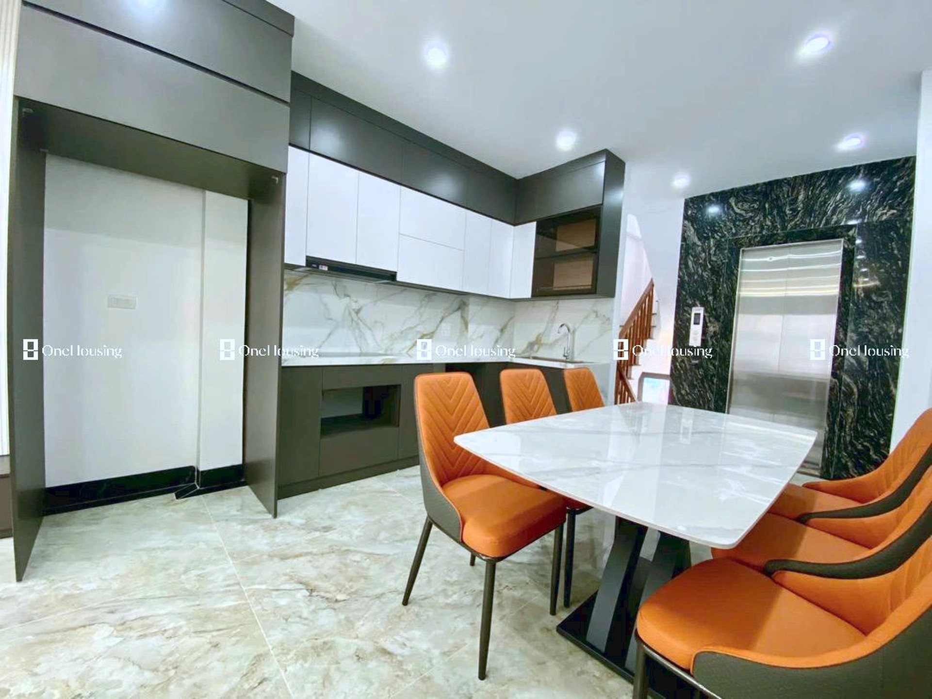 Nhà mặt ngõ cách Thượng Thanh 100m, P. Việt Hưng, Q. Long Biên, TP. Hà Nội