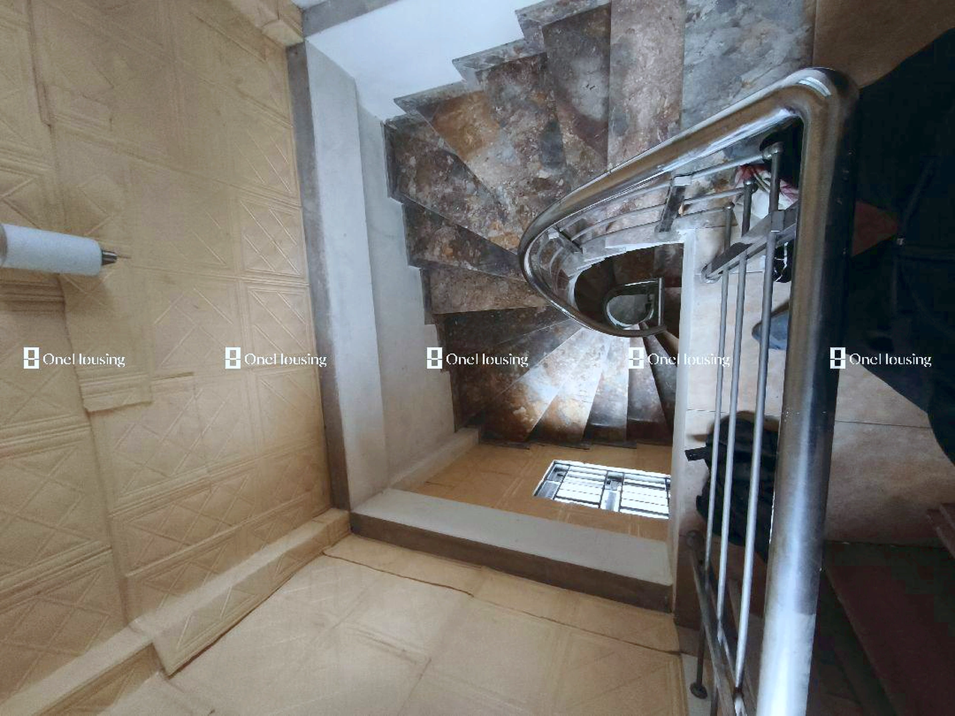 Nhà mặt ngõ cách Âu Cơ 50m, P. Nhật Tân, Q. Tây Hồ, TP. Hà Nội