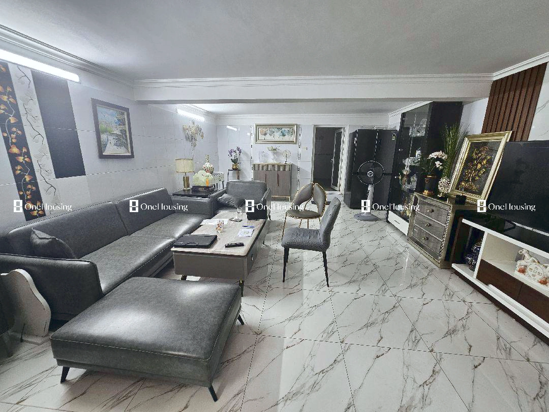 Nhà mặt phố Lạc Long Quân, P. Nghĩa Đô, Q. Cầu Giấy, TP. Hà Nội