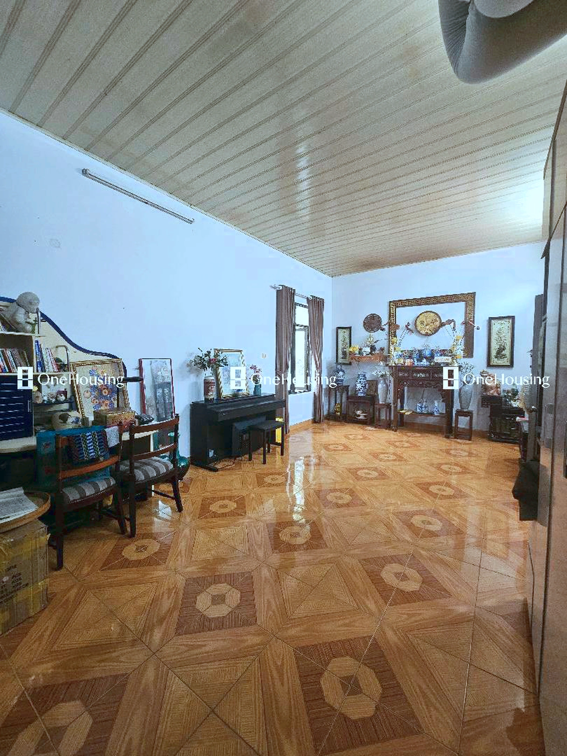 Nhà mặt phố Lạc Long Quân, P. Nghĩa Đô, Q. Cầu Giấy, TP. Hà Nội