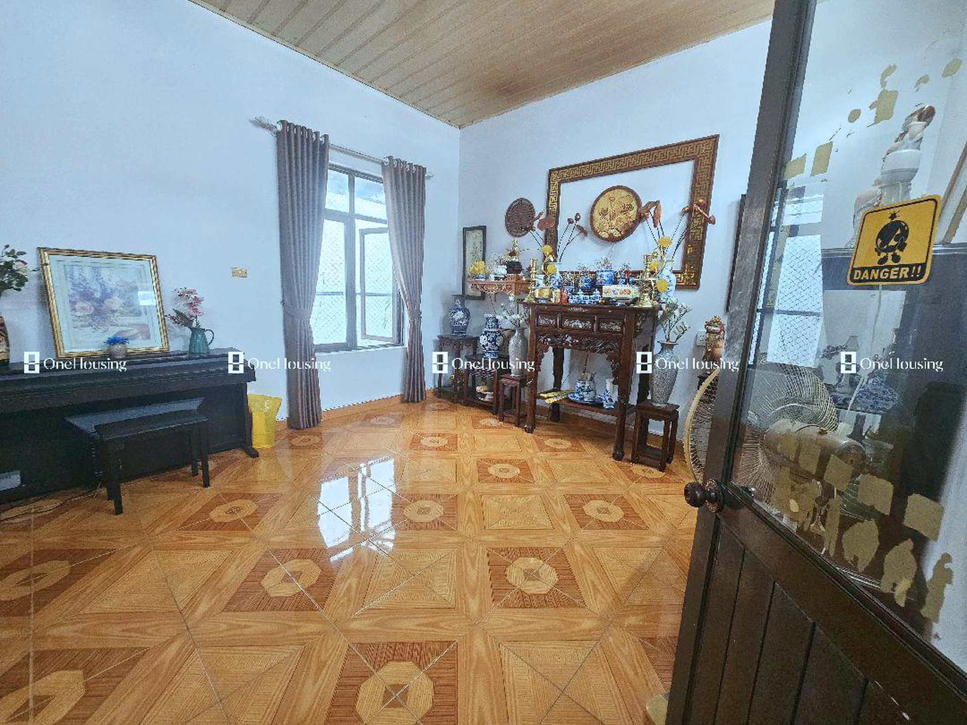 Nhà mặt phố Lạc Long Quân, P. Nghĩa Đô, Q. Cầu Giấy, TP. Hà Nội