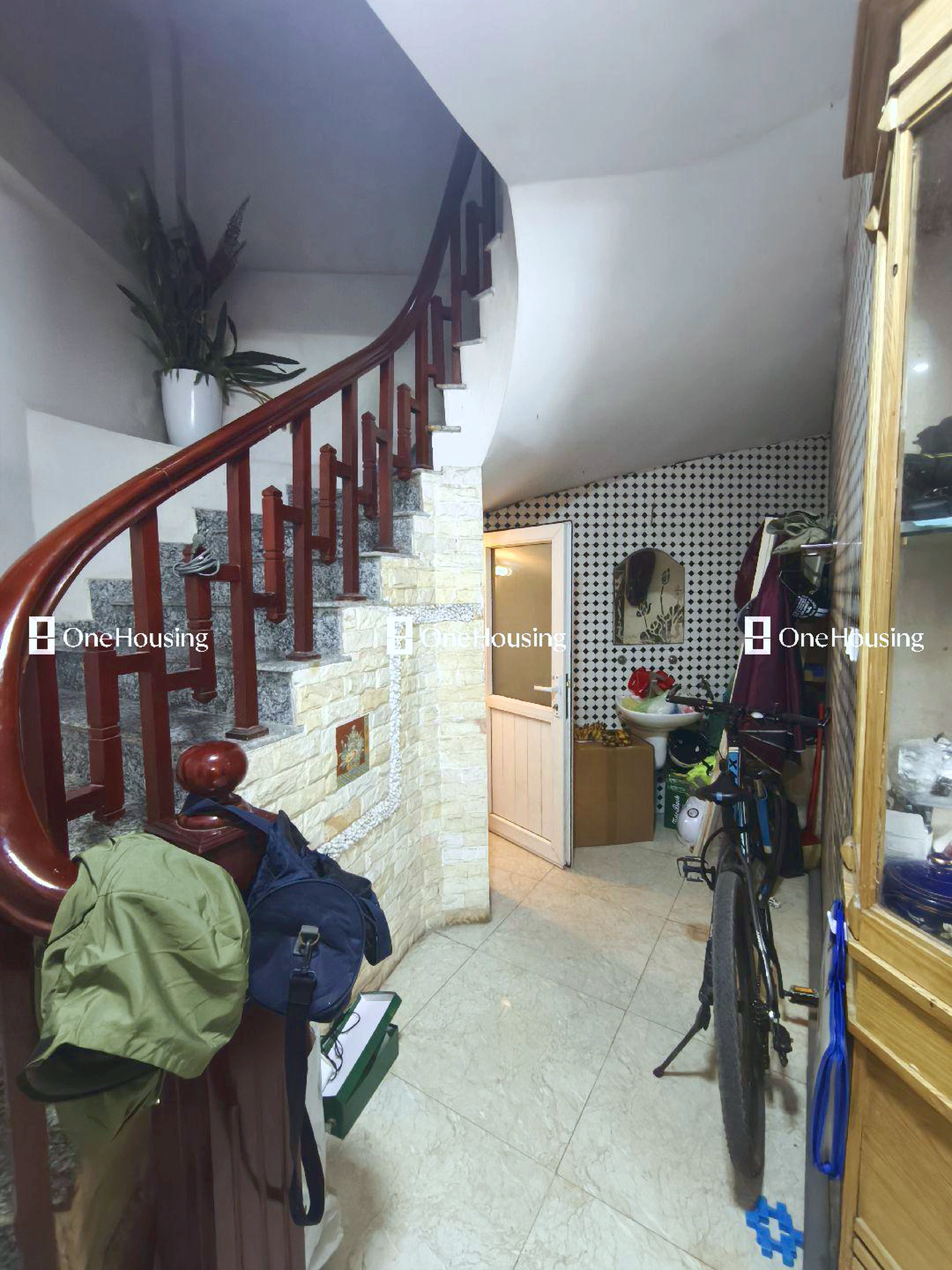 Nhà mặt ngõ cách Cầu Giấy 30m, P. Dịch Vọng, Q. Cầu Giấy, TP. Hà Nội