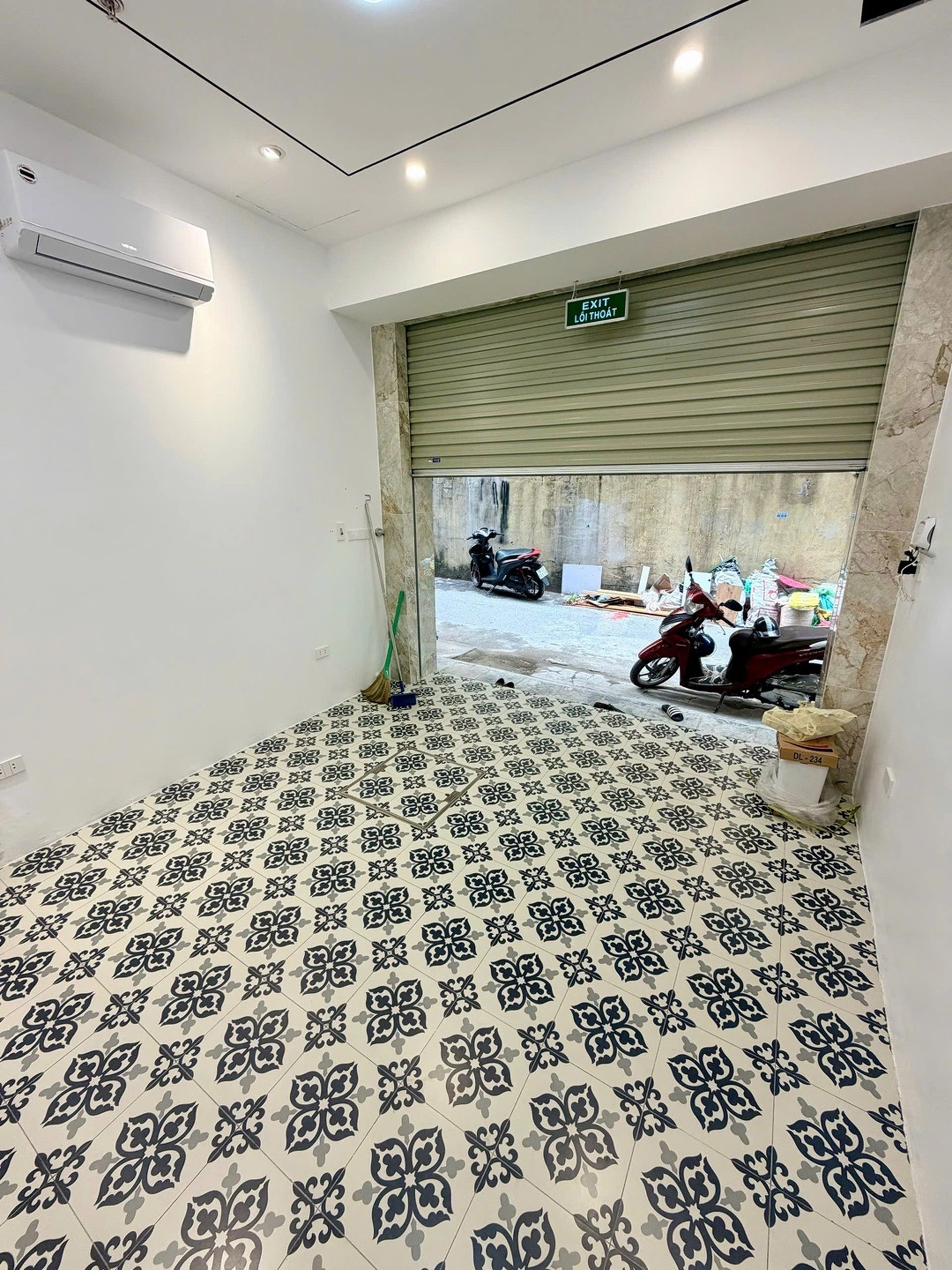 Nhà mặt ngõ cách Trần Quốc Hoàn 50m, P. Dịch Vọng Hậu, Q. Cầu Giấy, TP. Hà Nội