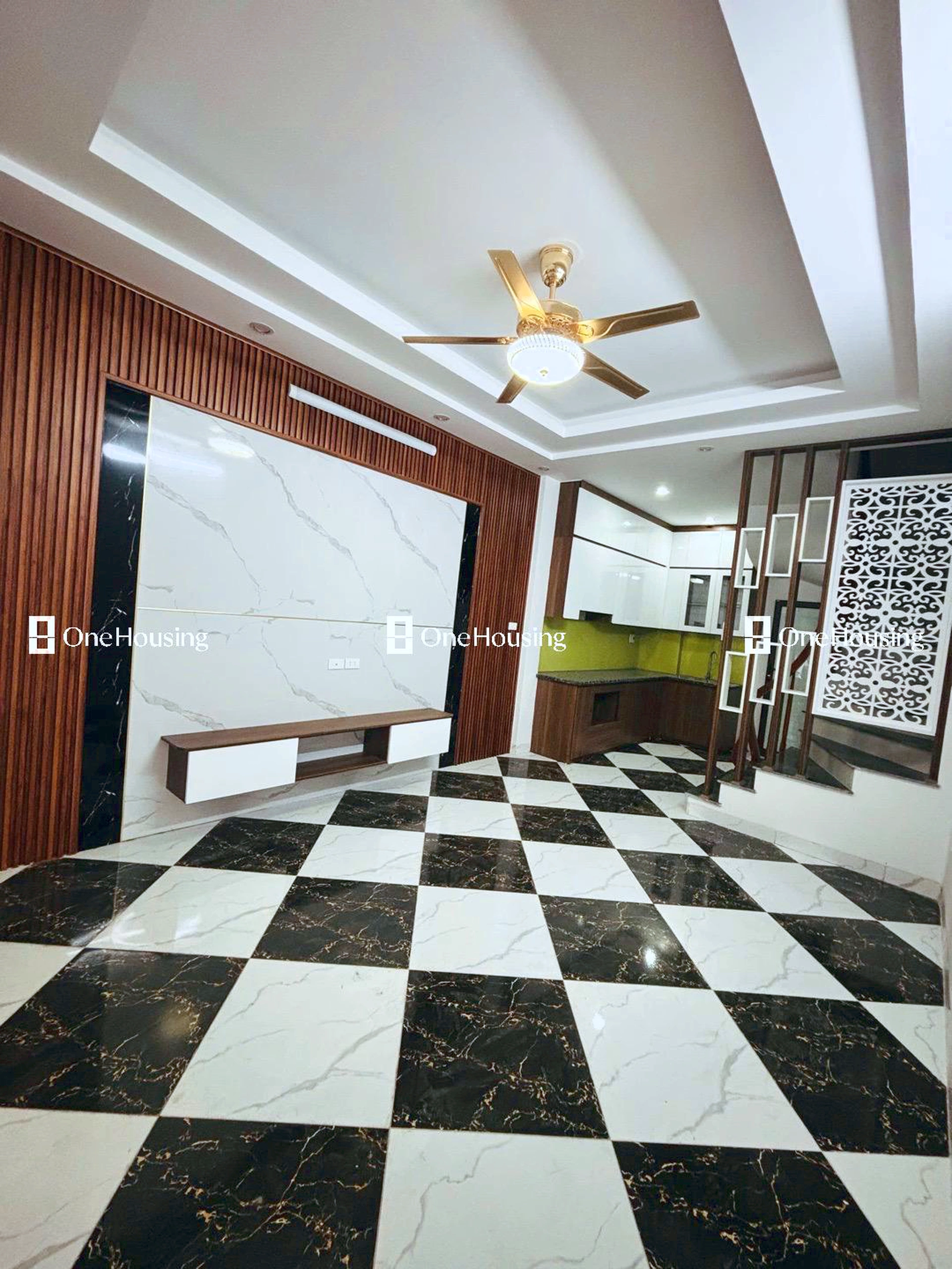 Nhà mặt ngõ cách Thạch Bàn 30m, P. Long Biên, Q. Long Biên, TP. Hà Nội