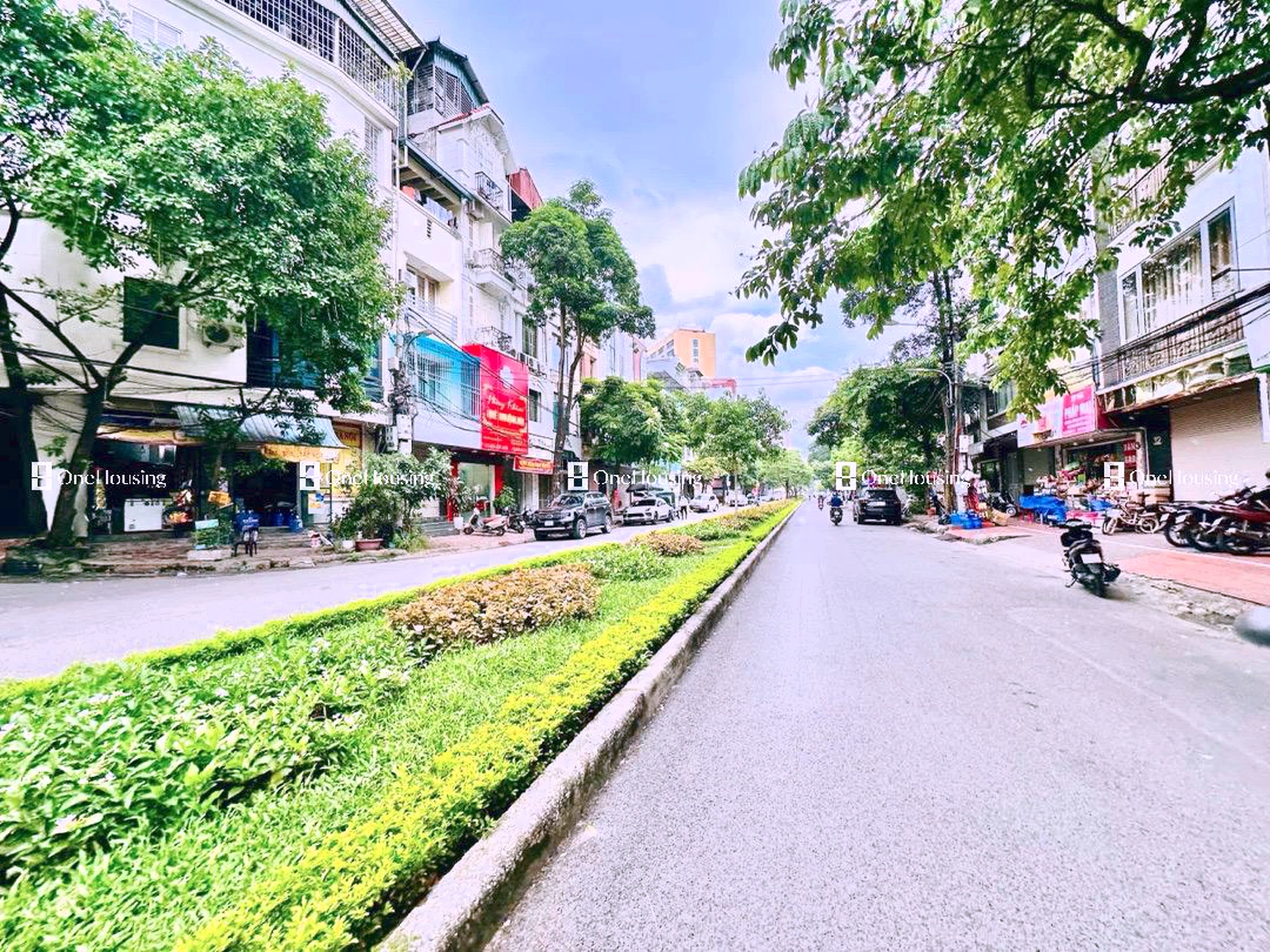 Nhà mặt phố Đường Đặng Thùy Trâm, P. Cổ Nhuế 1, Q. Bắc Từ Liêm, TP. Hà Nội