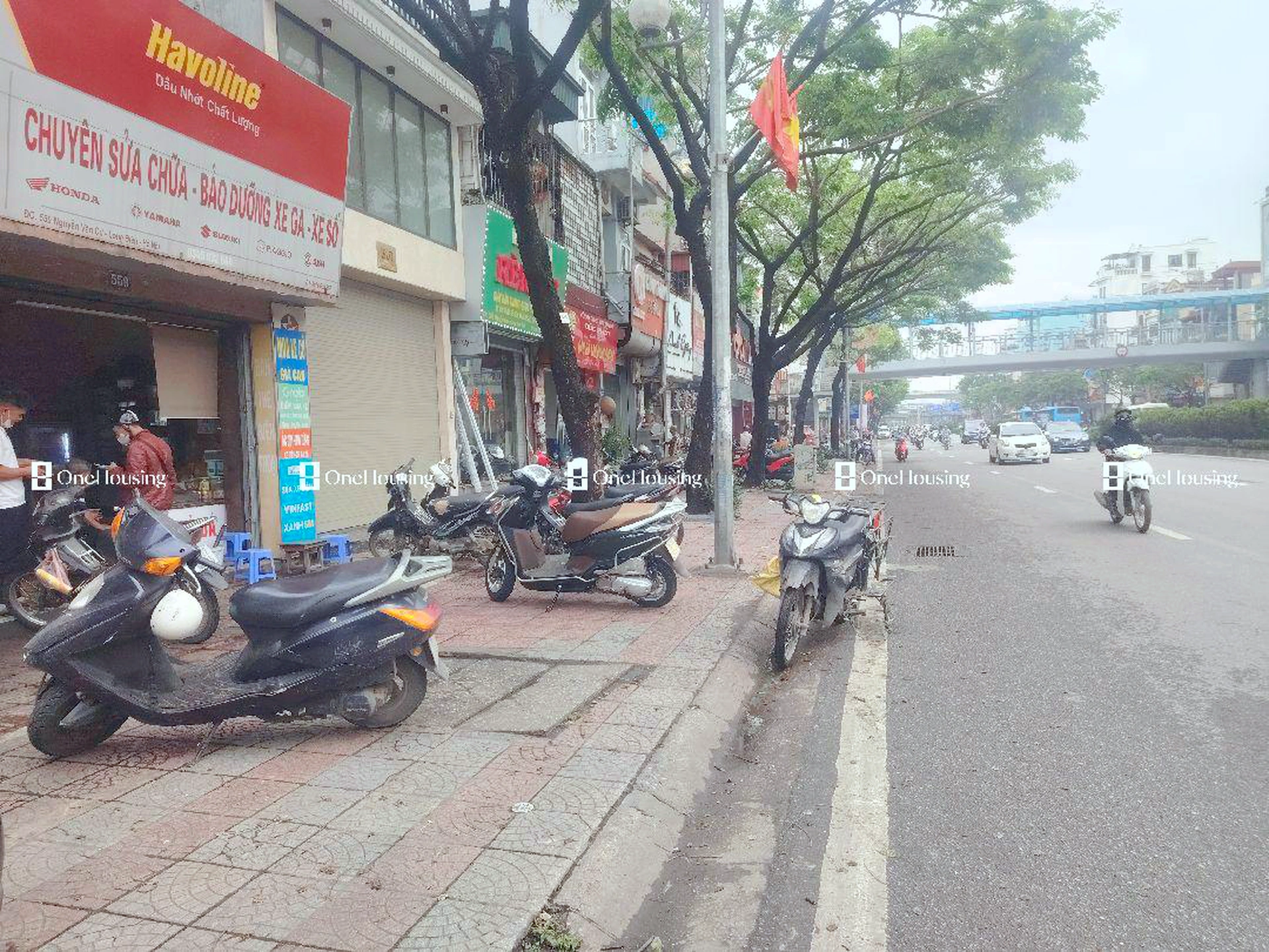 Nhà mặt phố Nguyễn Văn Cừ, P. Gia Thụy, Q. Long Biên, TP. Hà Nội