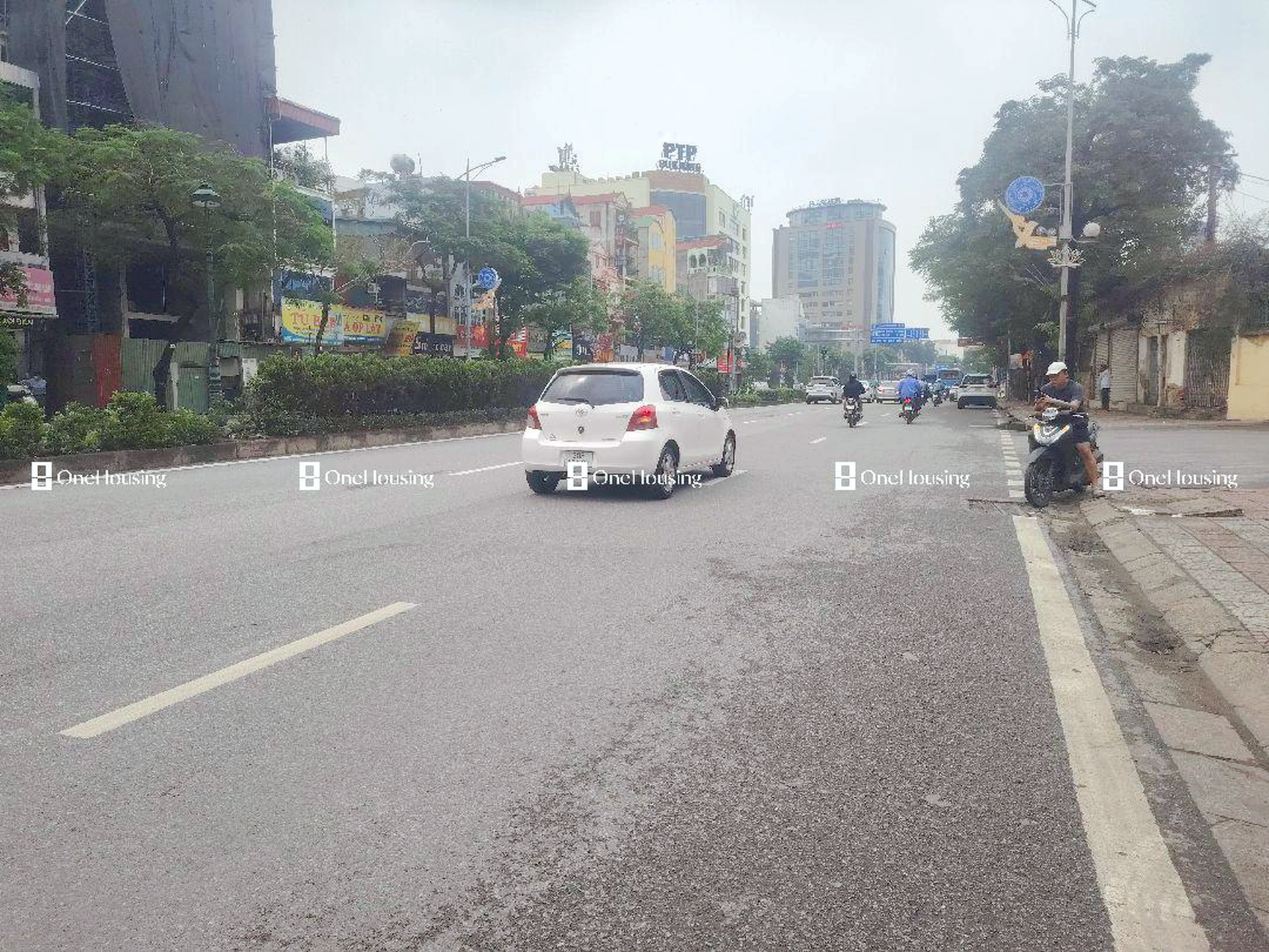 Nhà mặt phố Nguyễn Văn Cừ, P. Gia Thụy, Q. Long Biên, TP. Hà Nội