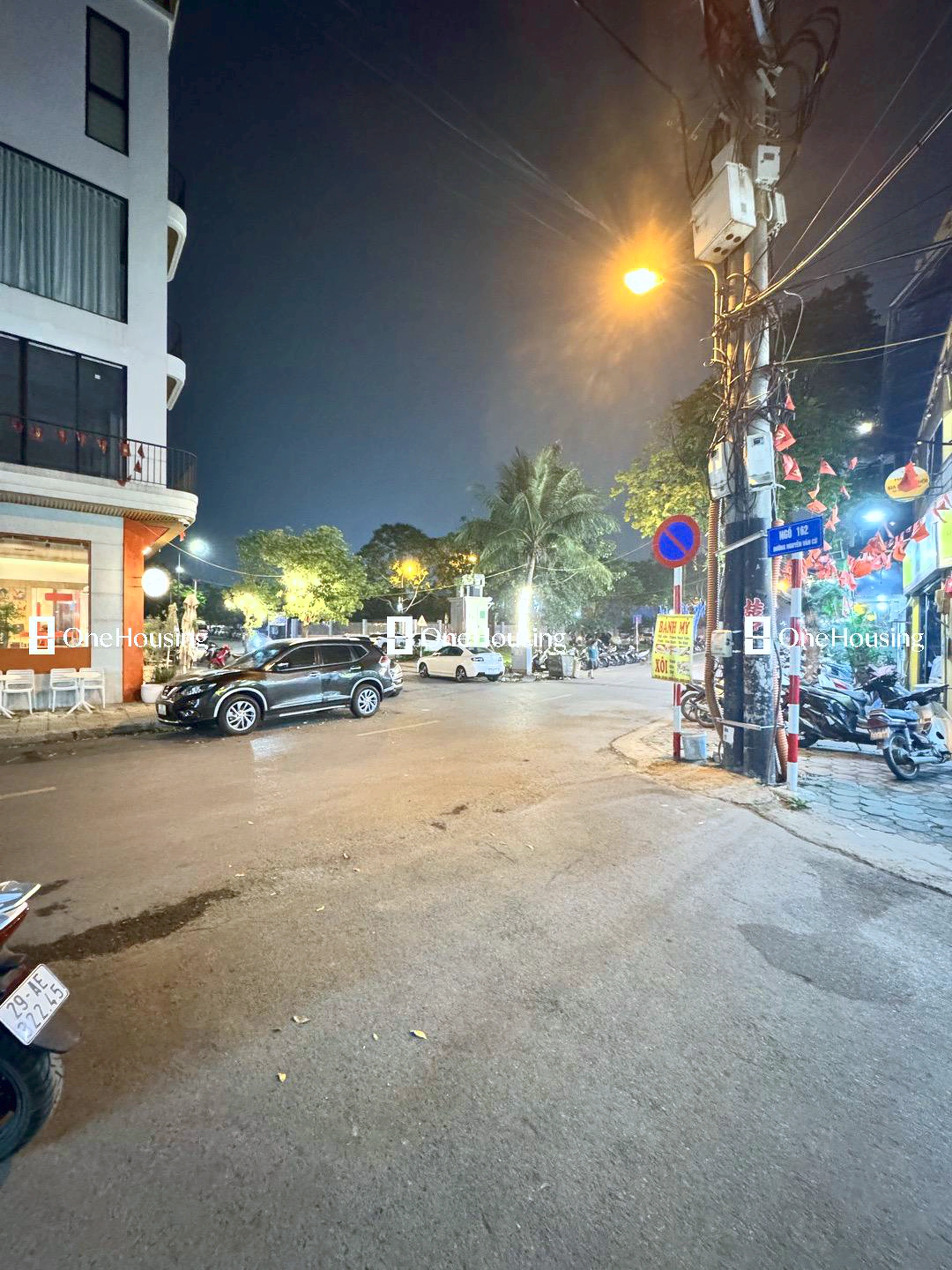 Nhà mặt ngõ cách Nguyễn Văn Cừ 20m, P. Bồ Đề, Q. Long Biên, TP. Hà Nội