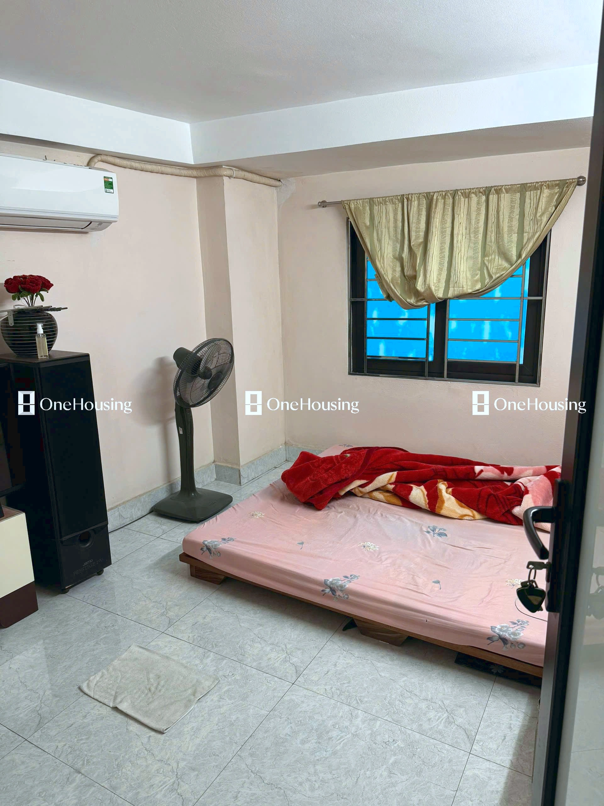 Nhà mặt ngõ cách Hoa Lâm 50m, P. Việt Hưng, Q. Long Biên, TP. Hà Nội
