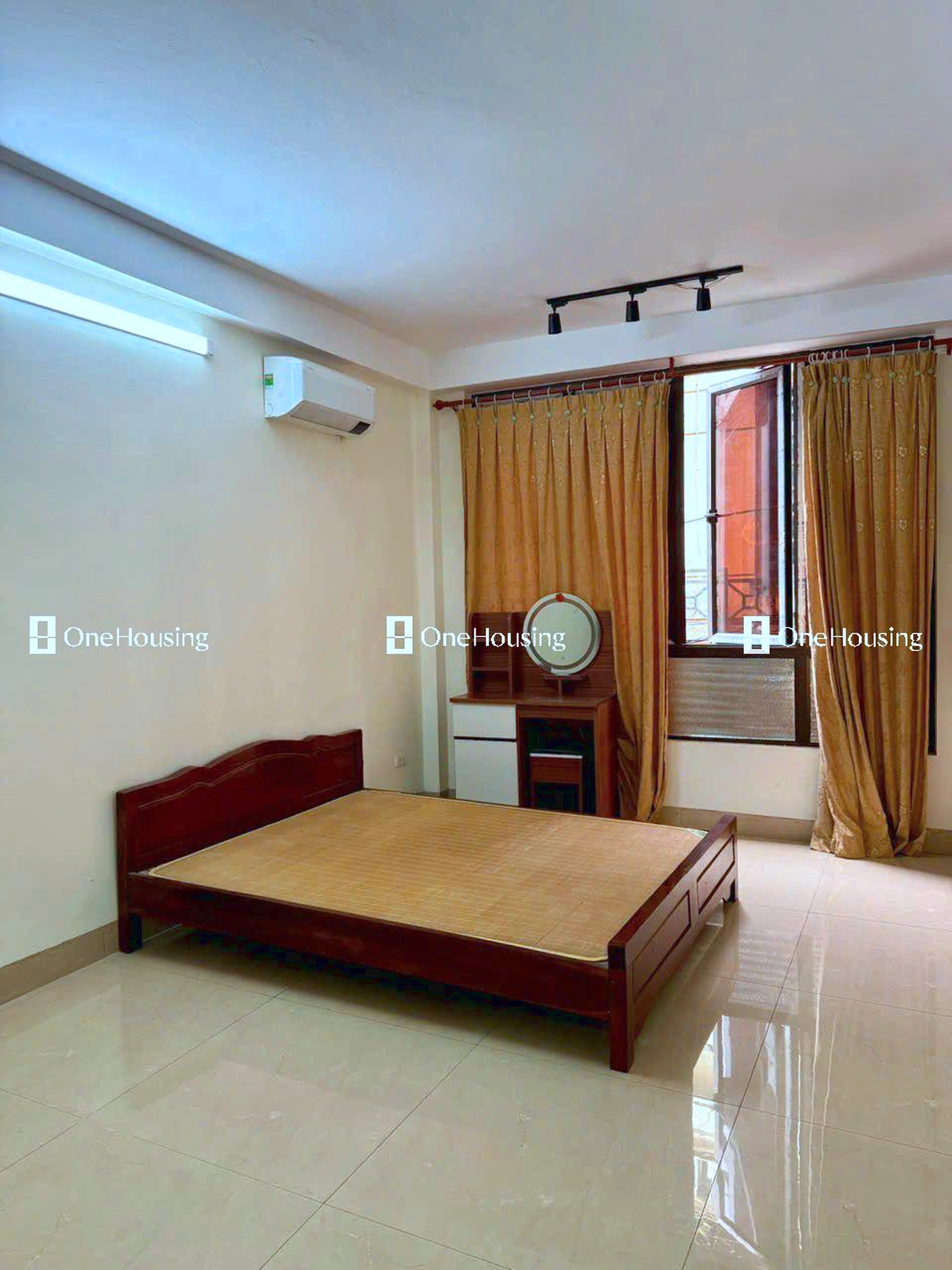 Nhà mặt ngõ cách Nguyễn Văn Linh 20m, P. Phúc Lợi, Q. Long Biên, TP. Hà Nội