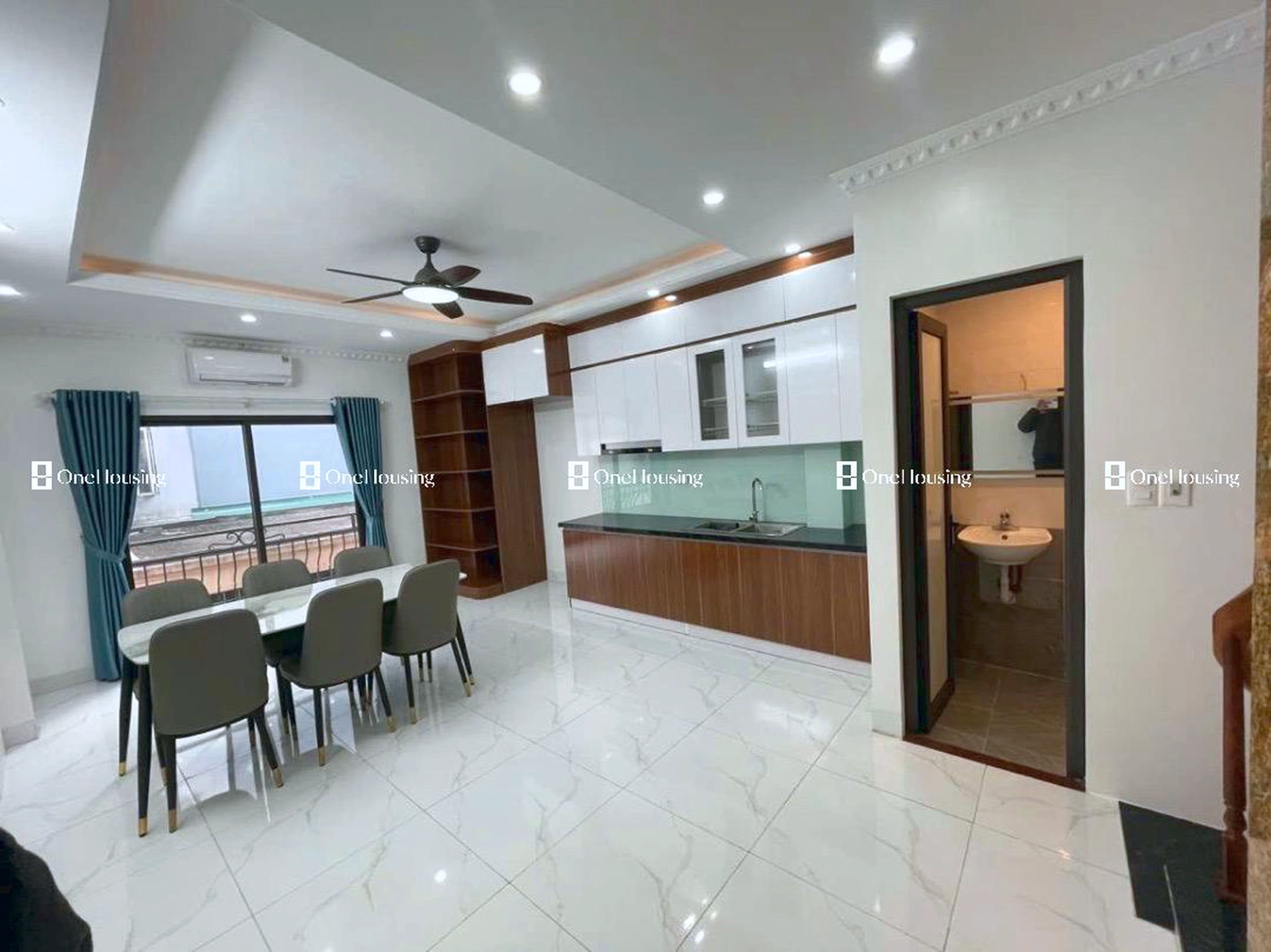 Nhà mặt ngõ cách Phạm Văn Đồng 50m, P. Mai Dịch, Q. Cầu Giấy, TP. Hà Nội