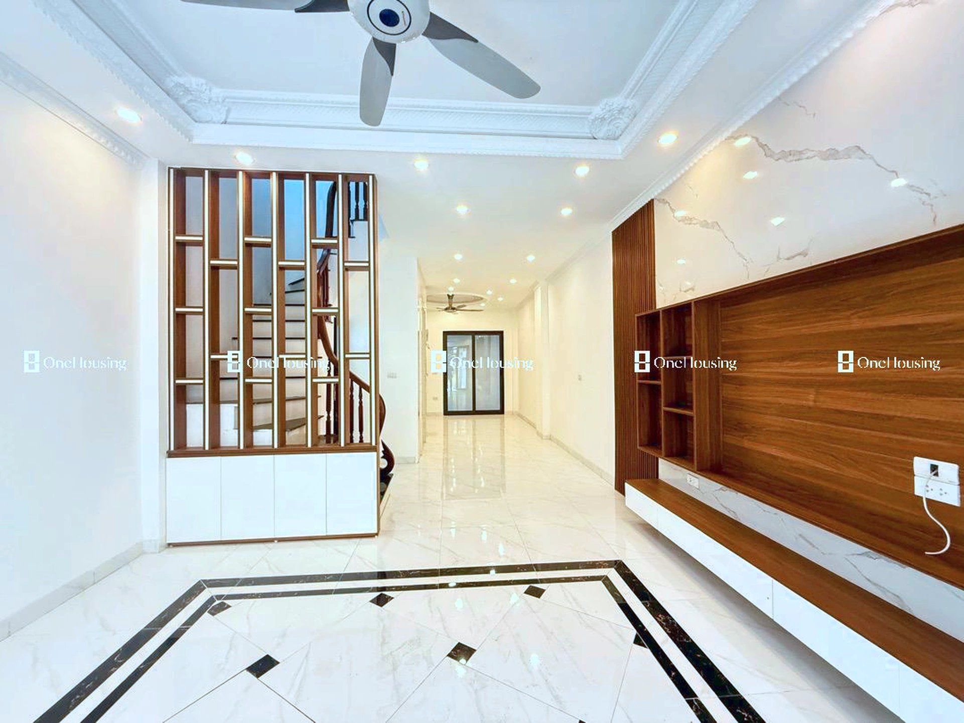 Nhà mặt ngõ cách Nguyễn Văn Linh 20m, P. Phúc Lợi, Q. Long Biên, TP. Hà Nội