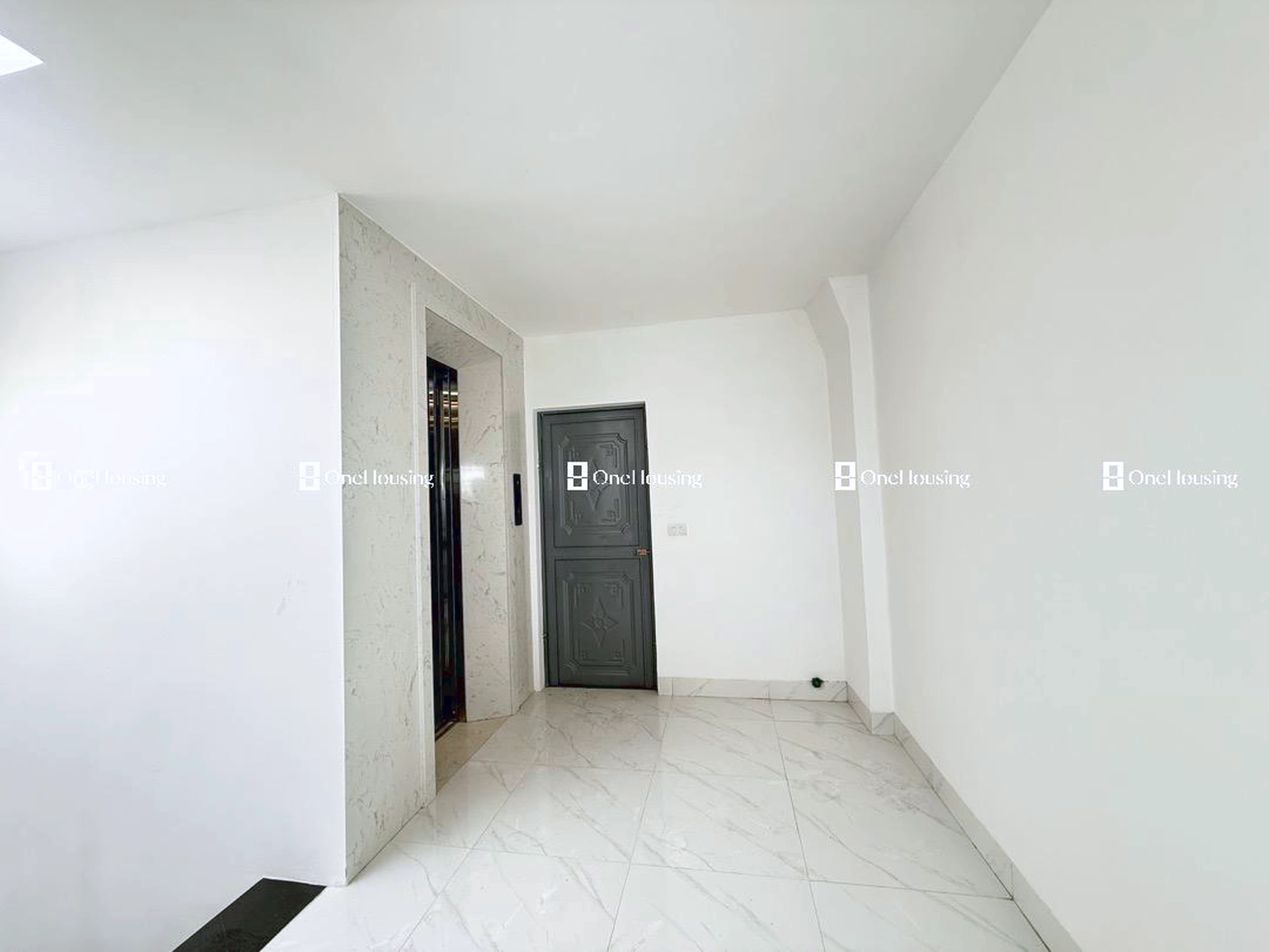 Nhà mặt ngõ cách Nguyễn Văn Linh 20m, P. Phúc Lợi, Q. Long Biên, TP. Hà Nội