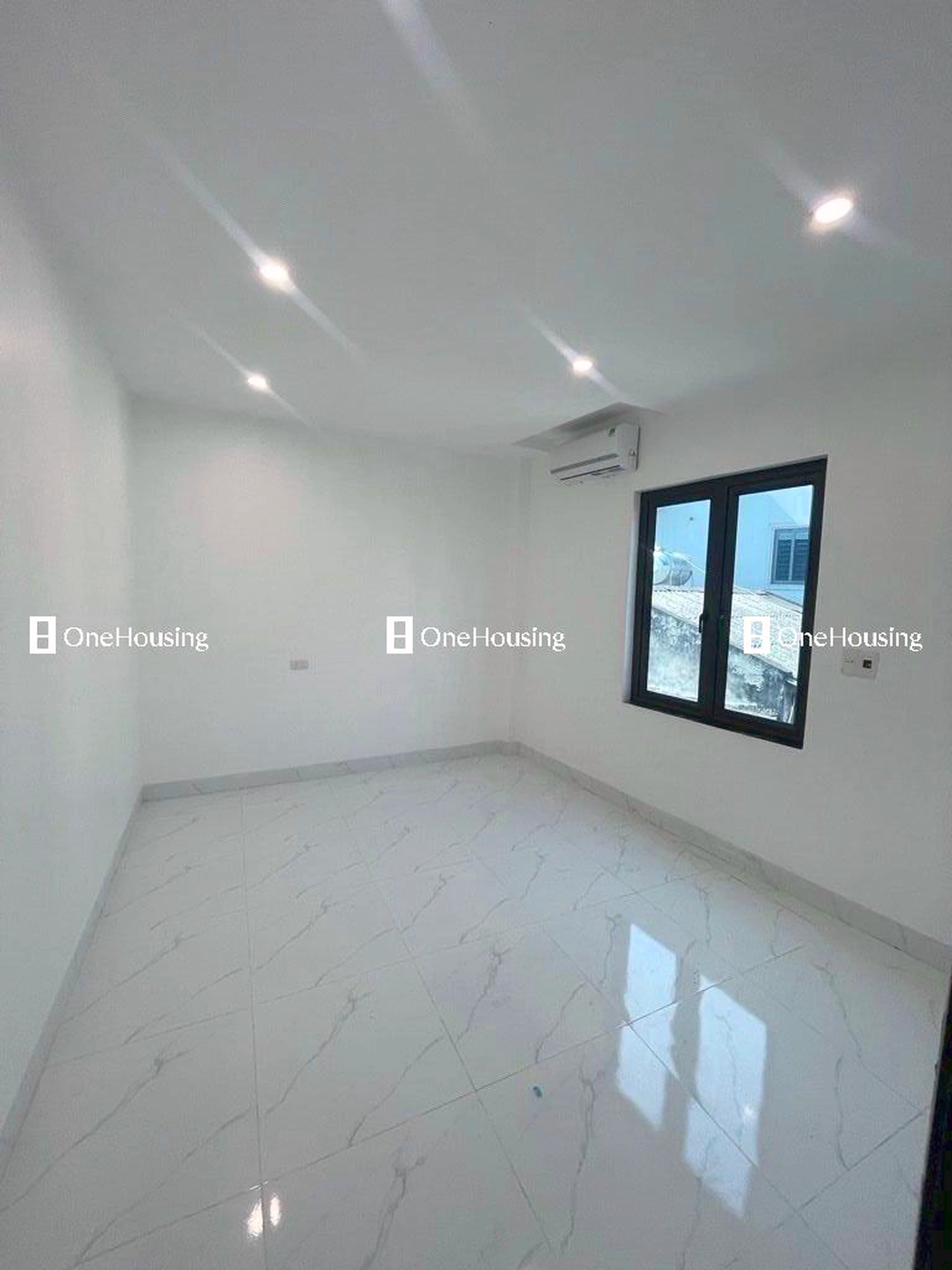 Nhà mặt ngõ cách Đường Đặng Công Chất 100m, X. Yên Viên, H. Gia Lâm, TP. Hà Nội