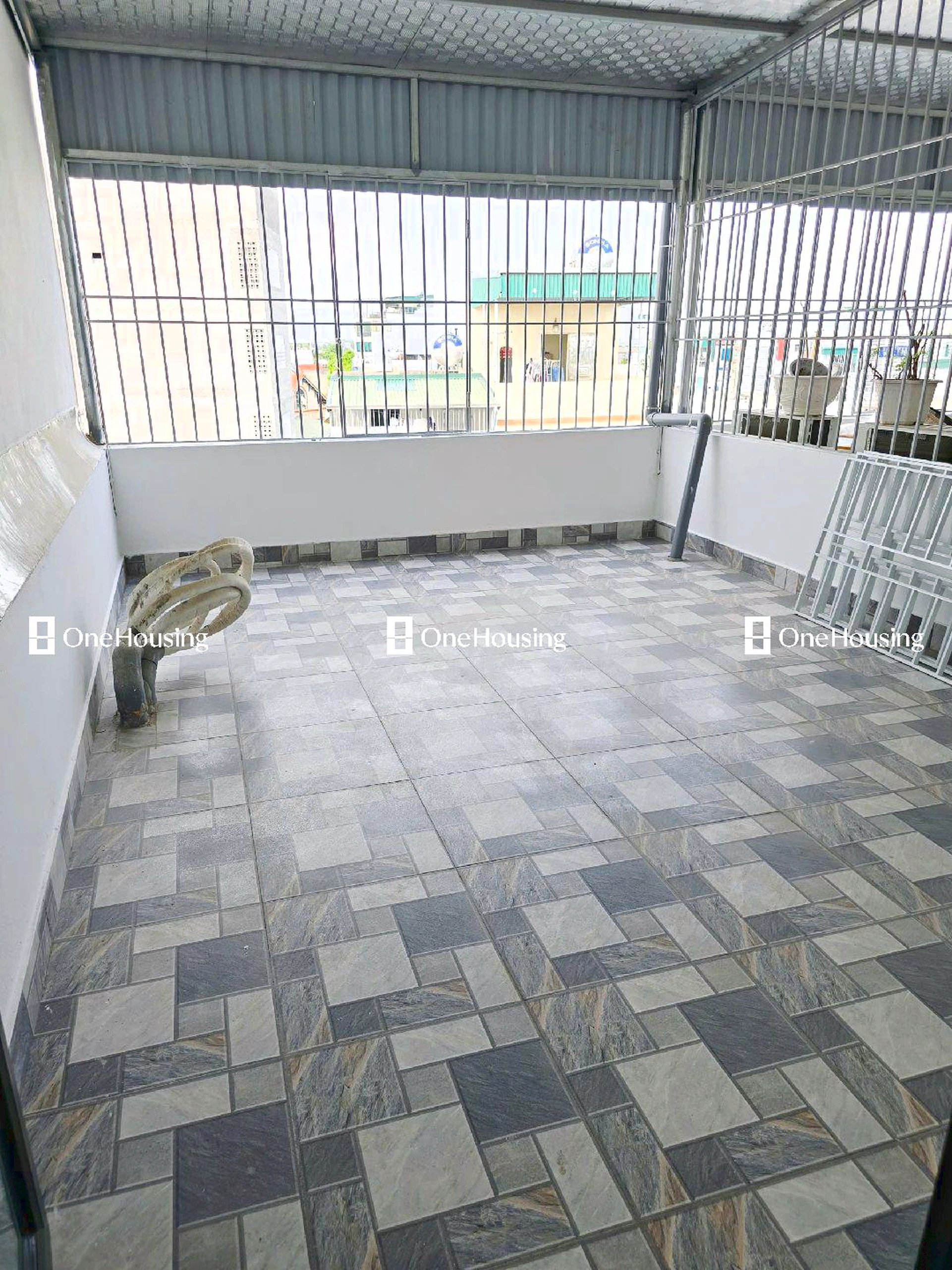 Nhà mặt ngõ cách Nguyễn Văn Linh 30m, P. Thạch Bàn, Q. Long Biên, TP. Hà Nội