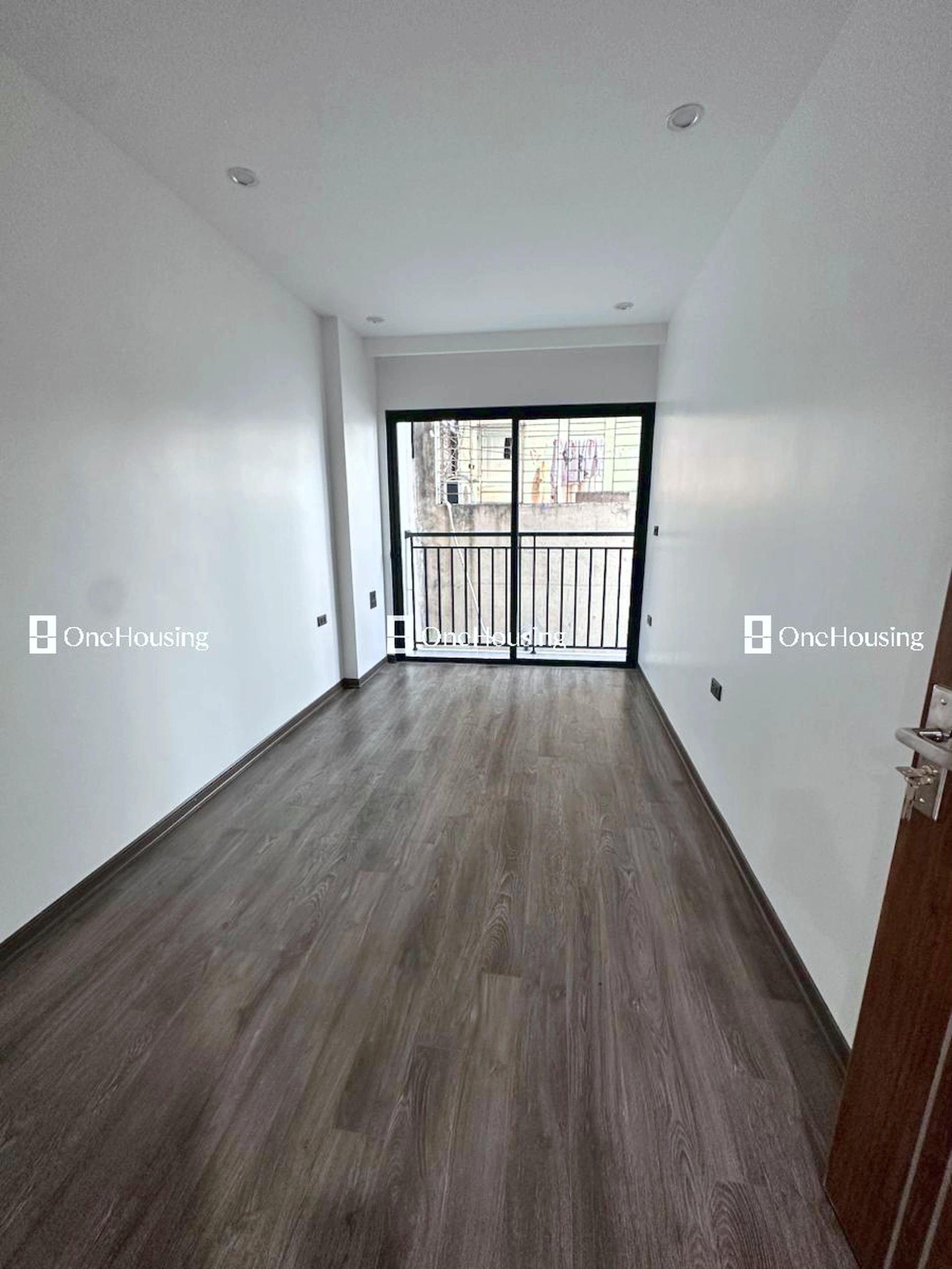 Nhà mặt ngõ cách Nguyễn Văn Cừ 100m, P. Ngọc Lâm, Q. Long Biên, TP. Hà Nội