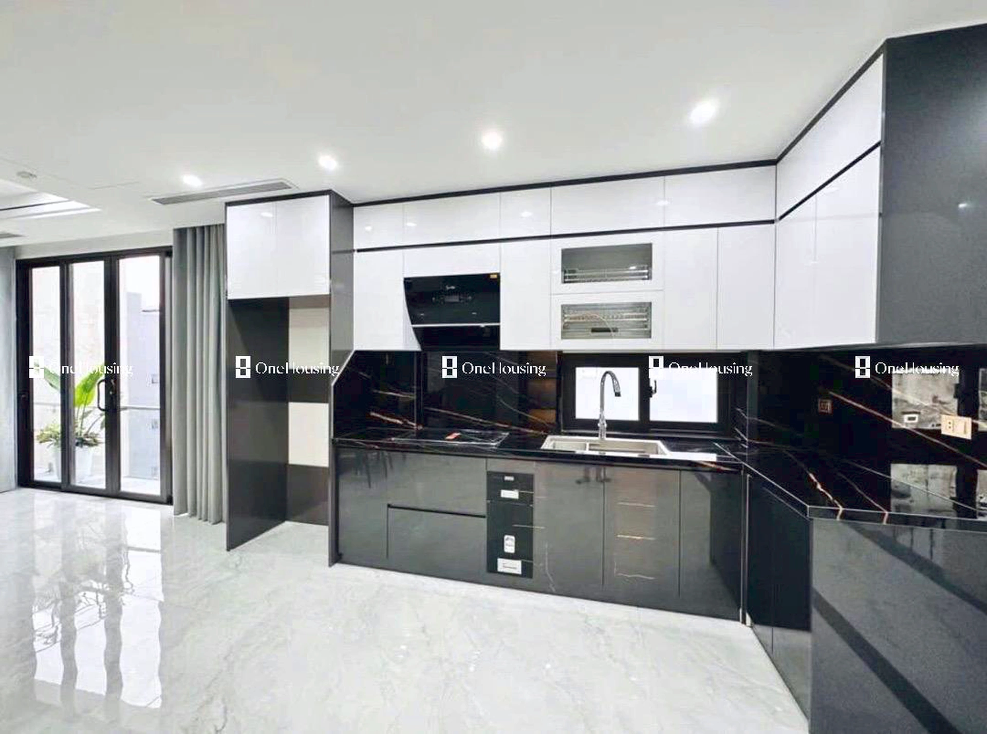 Nhà mặt ngõ cách Nguyễn Văn Cừ 10m, P. Ngọc Lâm, Q. Long Biên, TP. Hà Nội