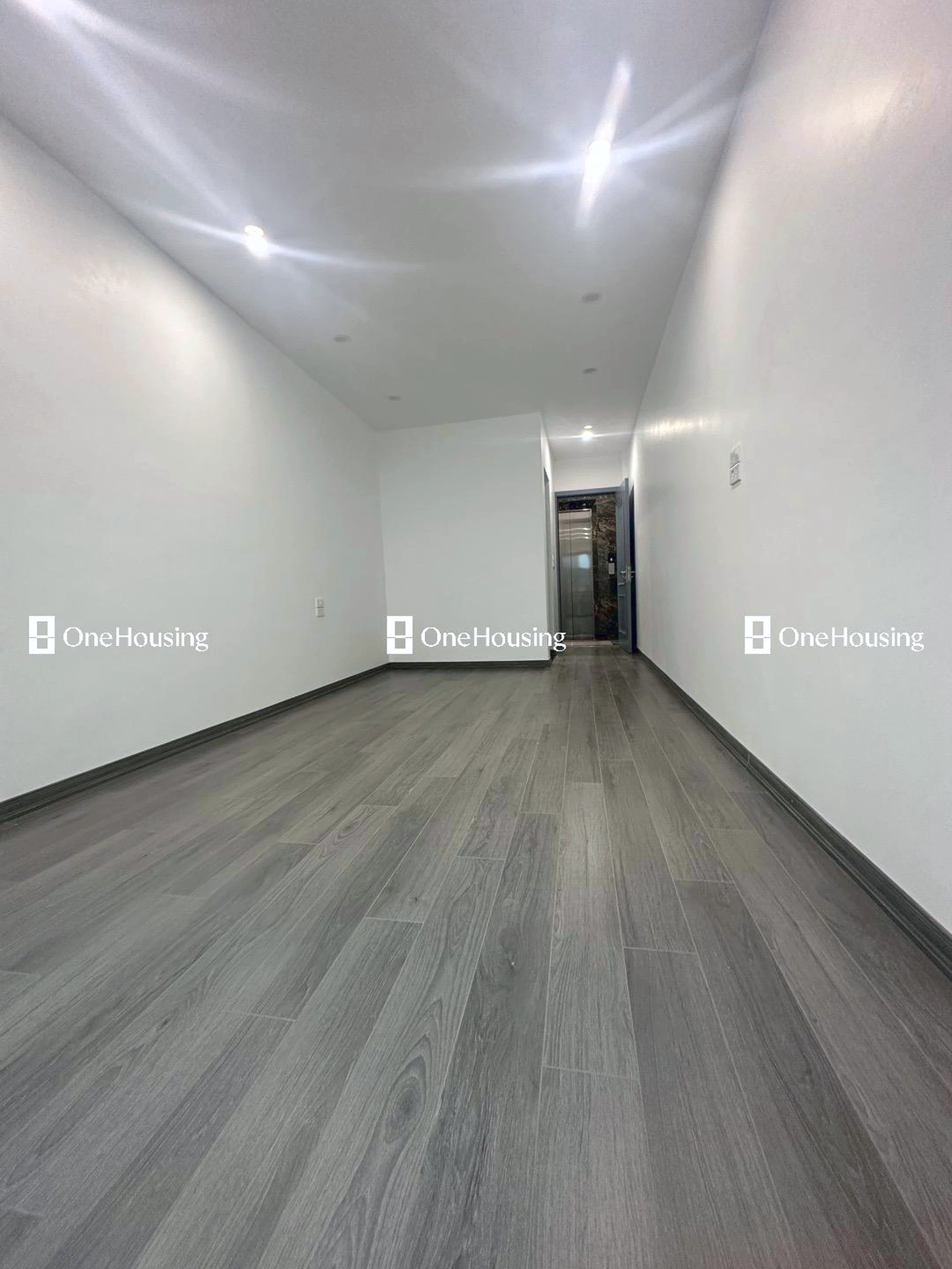 Nhà mặt ngõ cách Phố Trạm 10m, P. Long Biên, Q. Long Biên, TP. Hà Nội