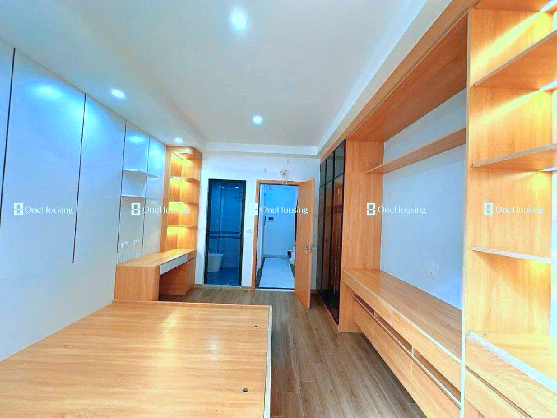 Nhà mặt ngõ cách Phạm Văn Đồng 40m, P. Mai Dịch, Q. Cầu Giấy, TP. Hà Nội