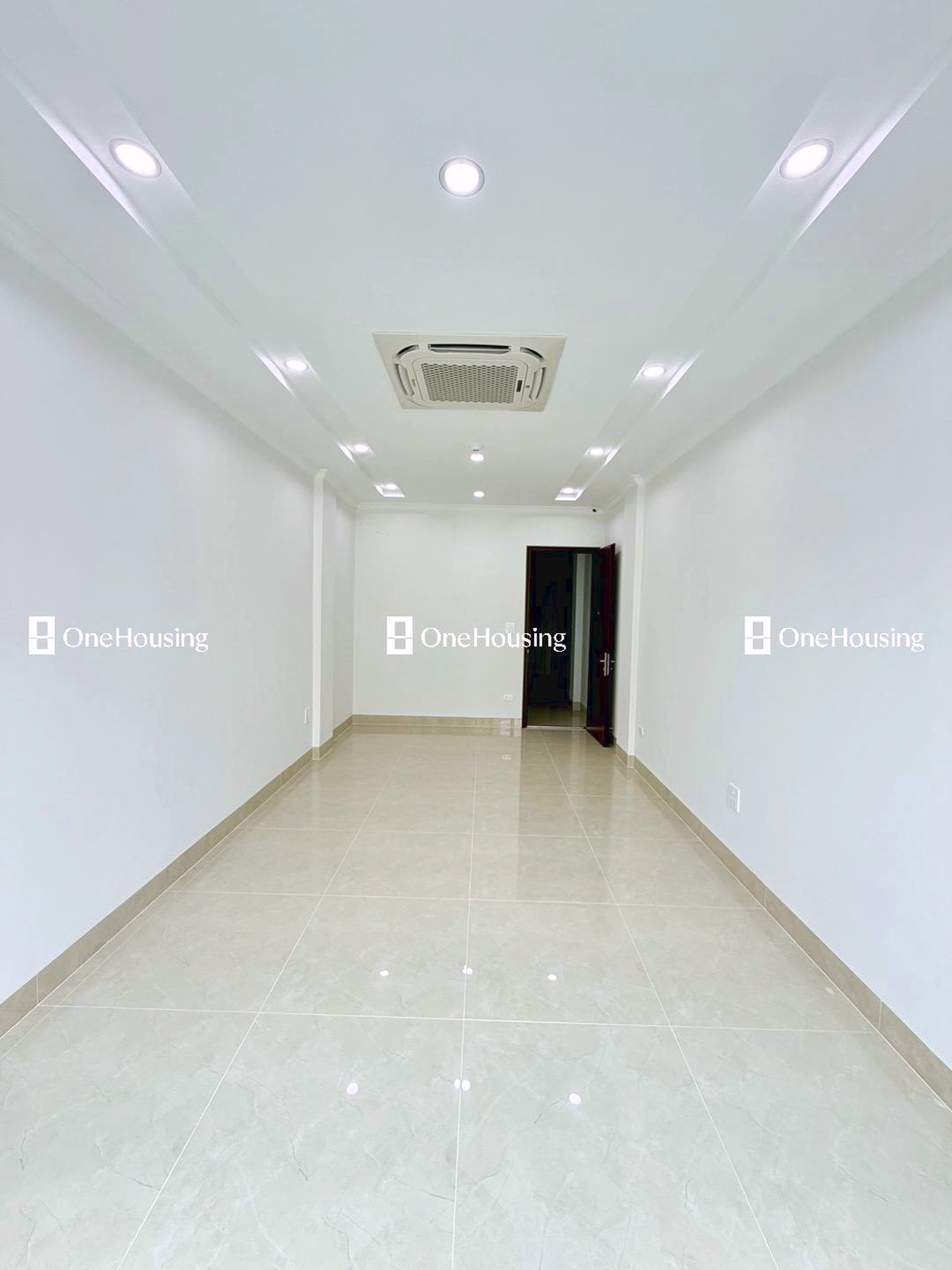 Nhà mặt phố Trần Quý Kiên, P. Dịch Vọng, Q. Cầu Giấy, TP. Hà Nội