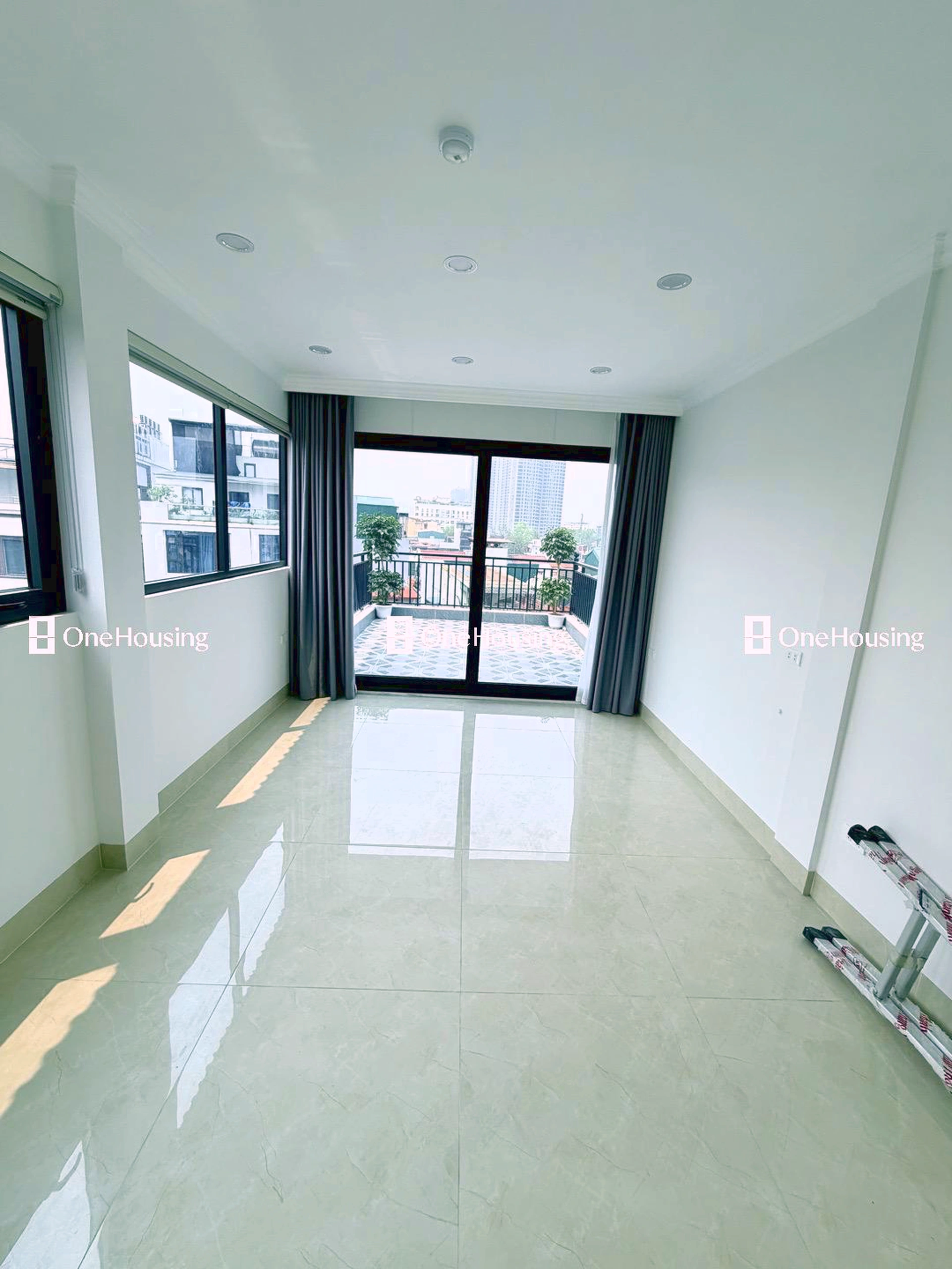 Nhà mặt phố Trần Quý Kiên, P. Dịch Vọng, Q. Cầu Giấy, TP. Hà Nội