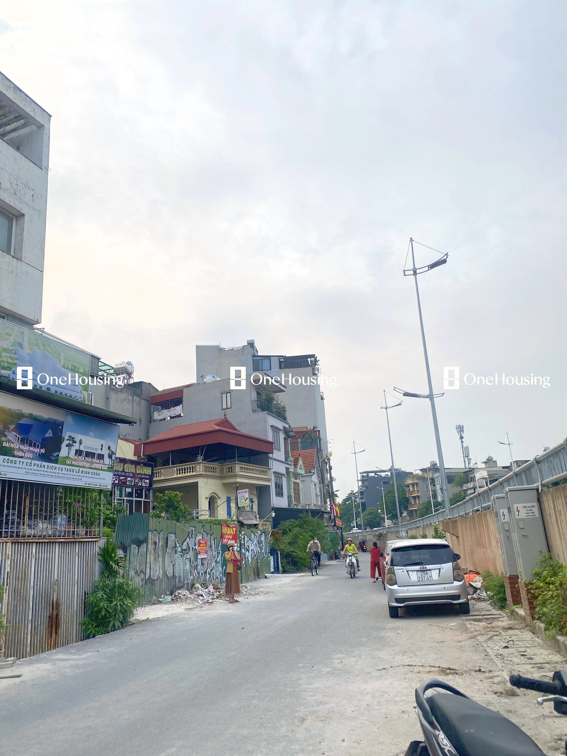 Nhà mặt phố Âu Cơ (đường gom chân đê), P. Nhật Tân, Q. Tây Hồ, TP. Hà Nội