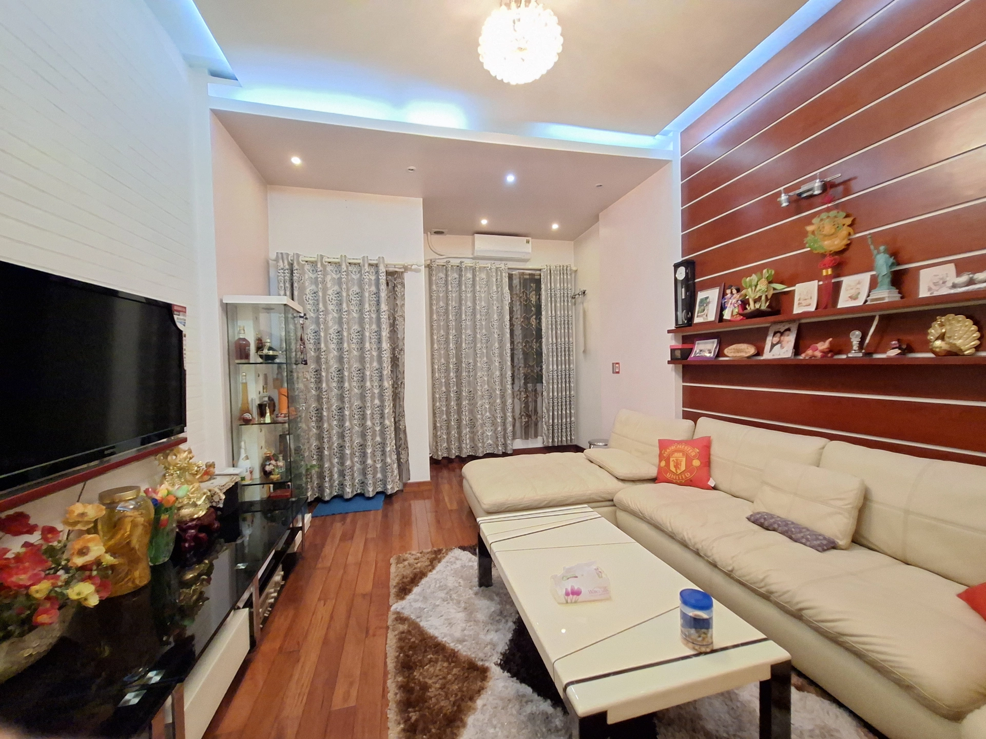 Nhà mặt phố Nguyễn Đức Thuận, P. Thạch Bàn, Q. Long Biên, TP. Hà Nội