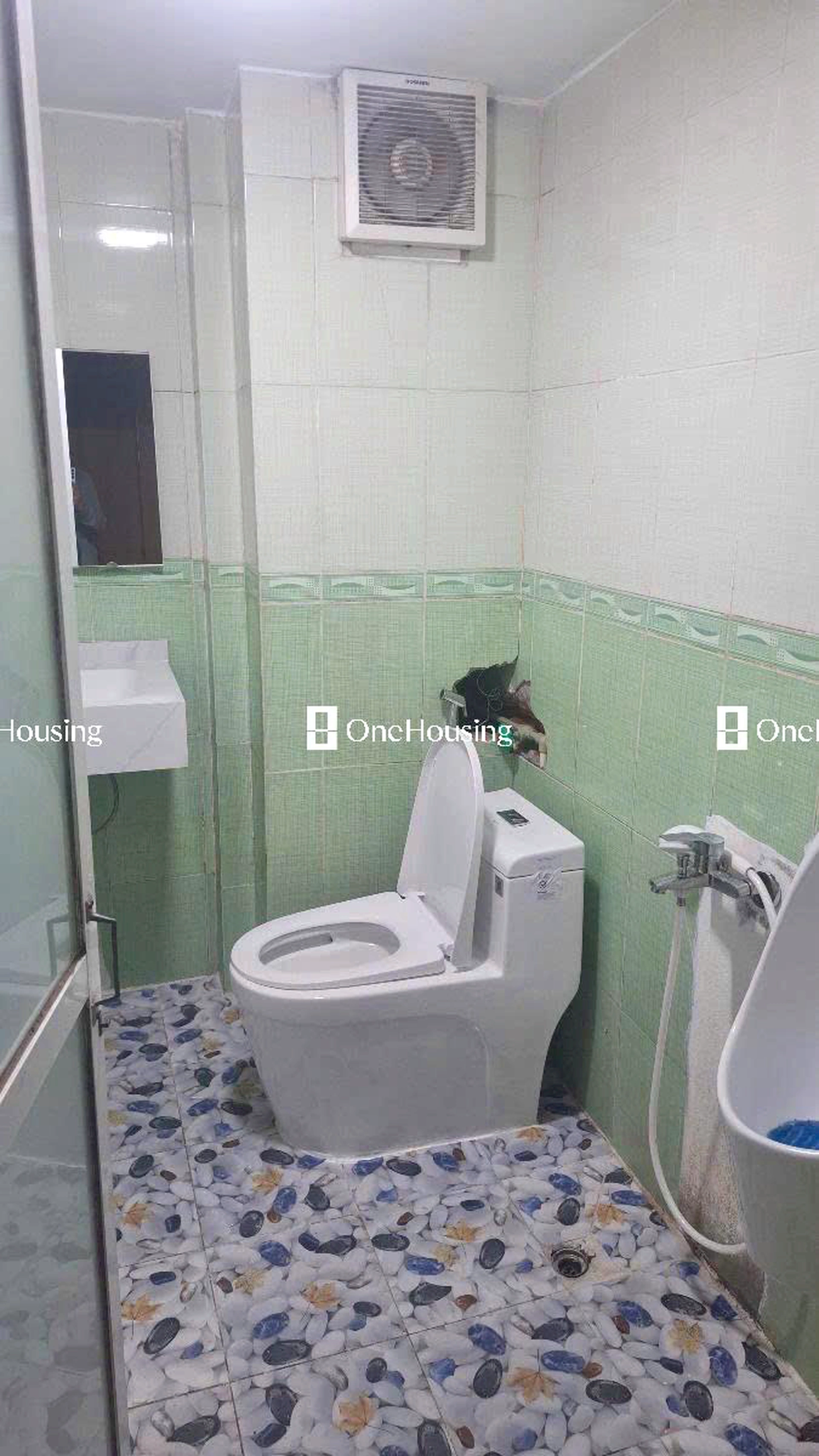 Nhà mặt phố Ngọc Lâm, P. Gia Thụy, Q. Long Biên, TP. Hà Nội