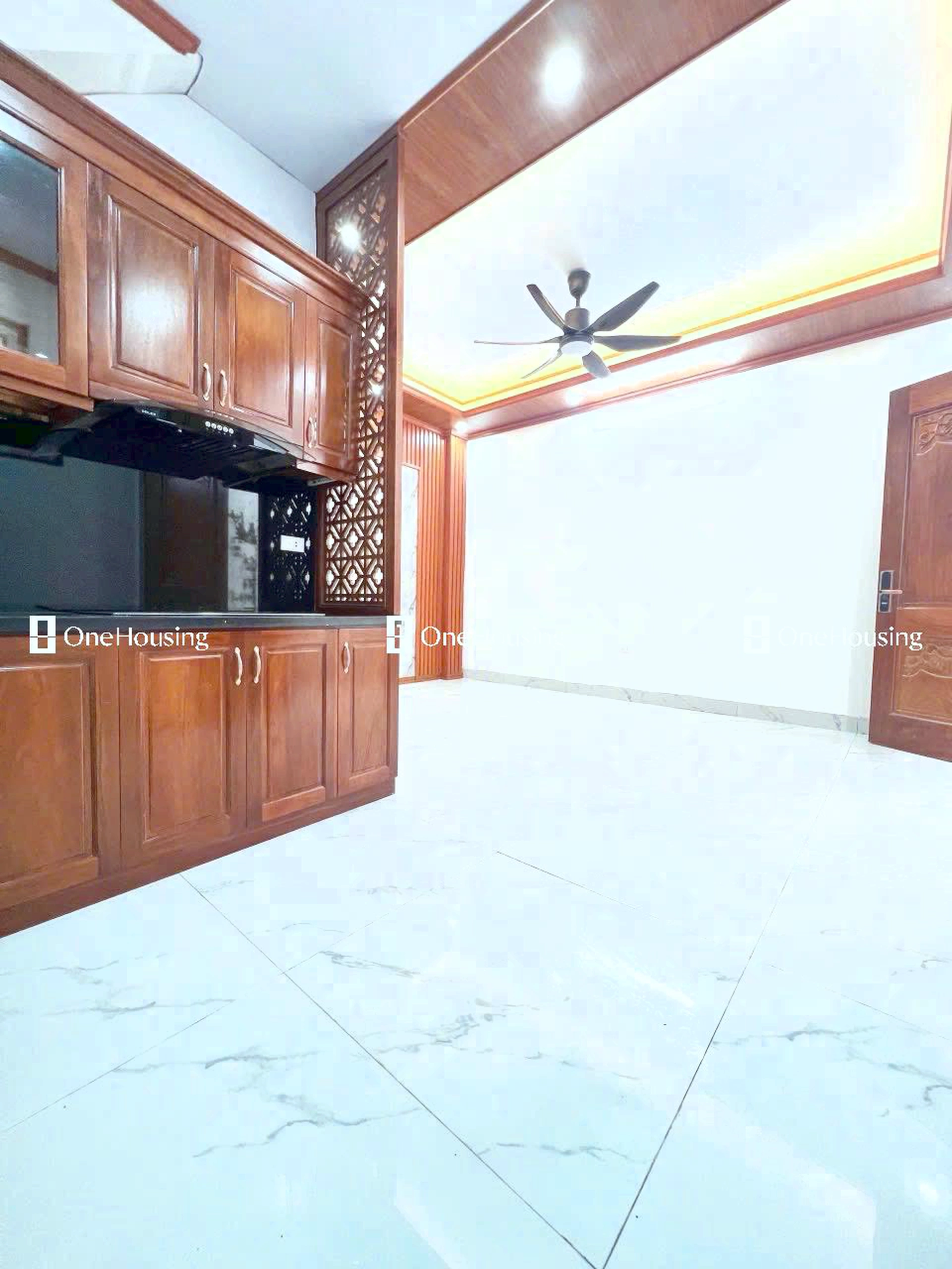 Nhà mặt ngõ cách Nguyễn Văn Cừ 100m, P. Bồ Đề, Q. Long Biên, TP. Hà Nội