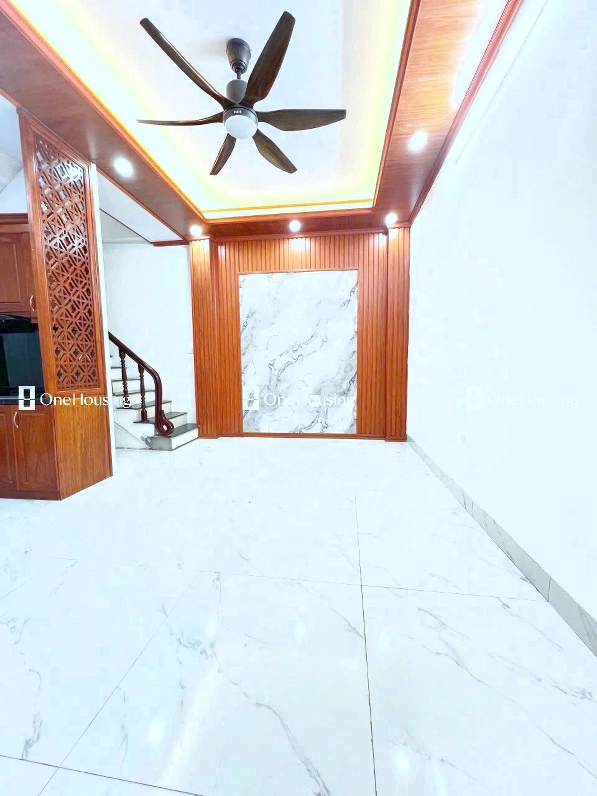 Nhà mặt ngõ cách Nguyễn Văn Cừ 100m, P. Bồ Đề, Q. Long Biên, TP. Hà Nội