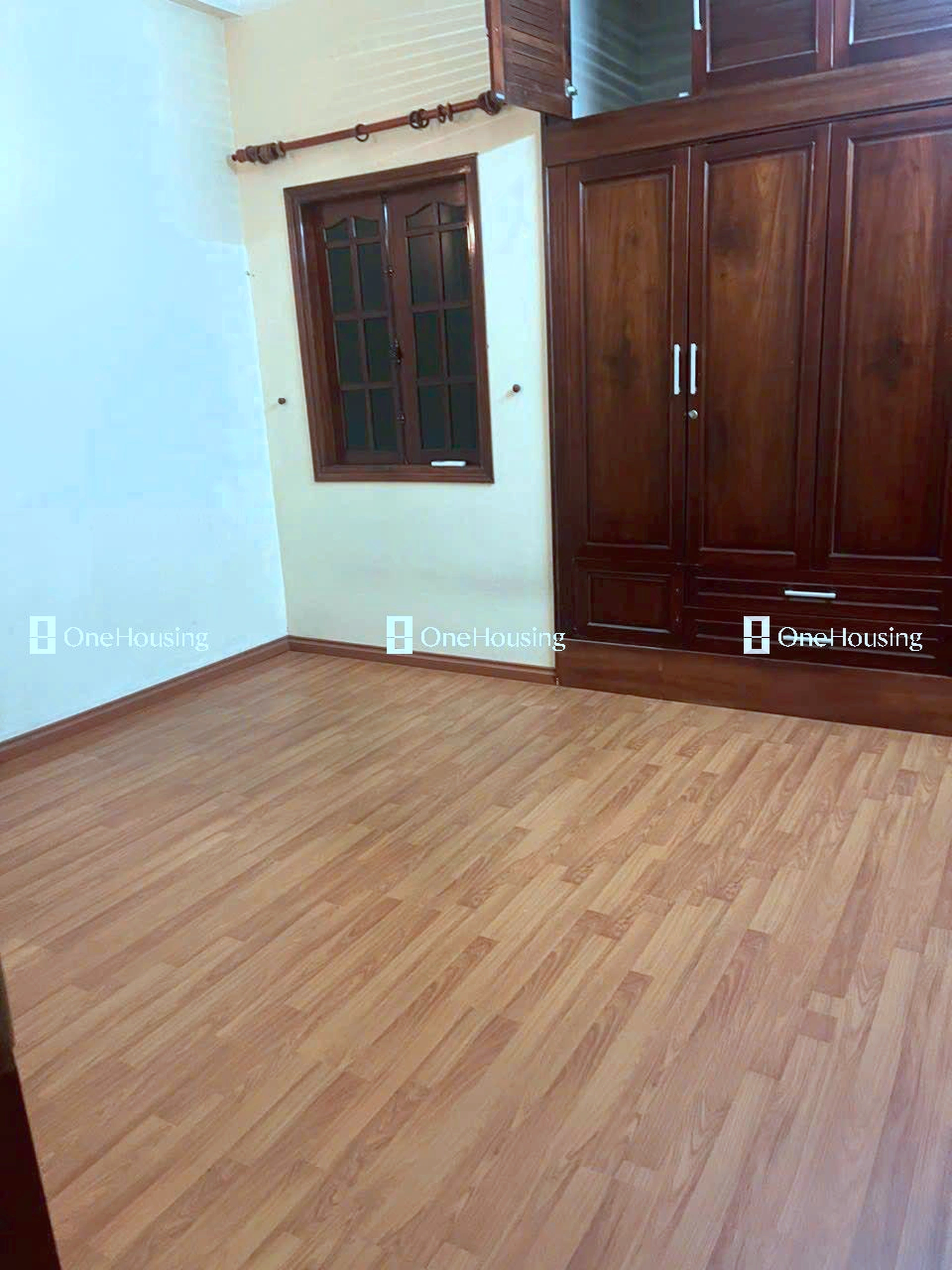 Nhà mặt ngõ cách Nguyễn Văn Cừ 120m, P. Bồ Đề, Q. Long Biên, TP. Hà Nội