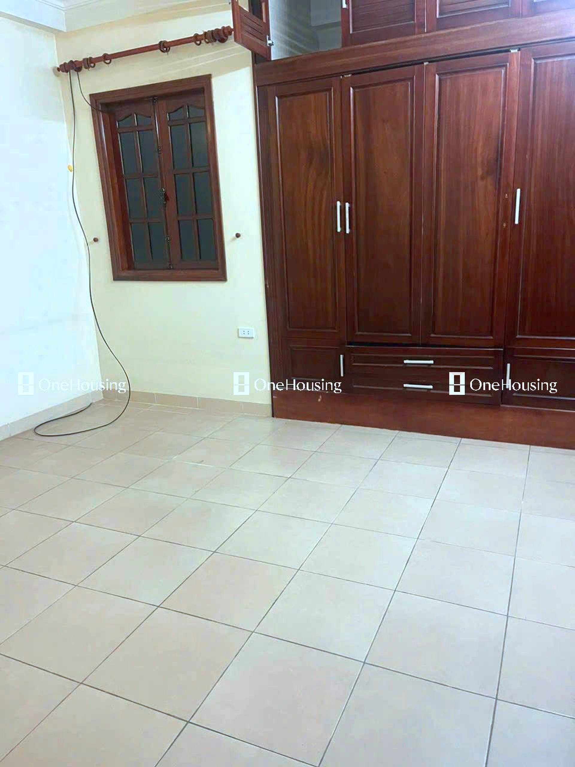 Nhà mặt ngõ cách Nguyễn Văn Cừ 120m, P. Bồ Đề, Q. Long Biên, TP. Hà Nội
