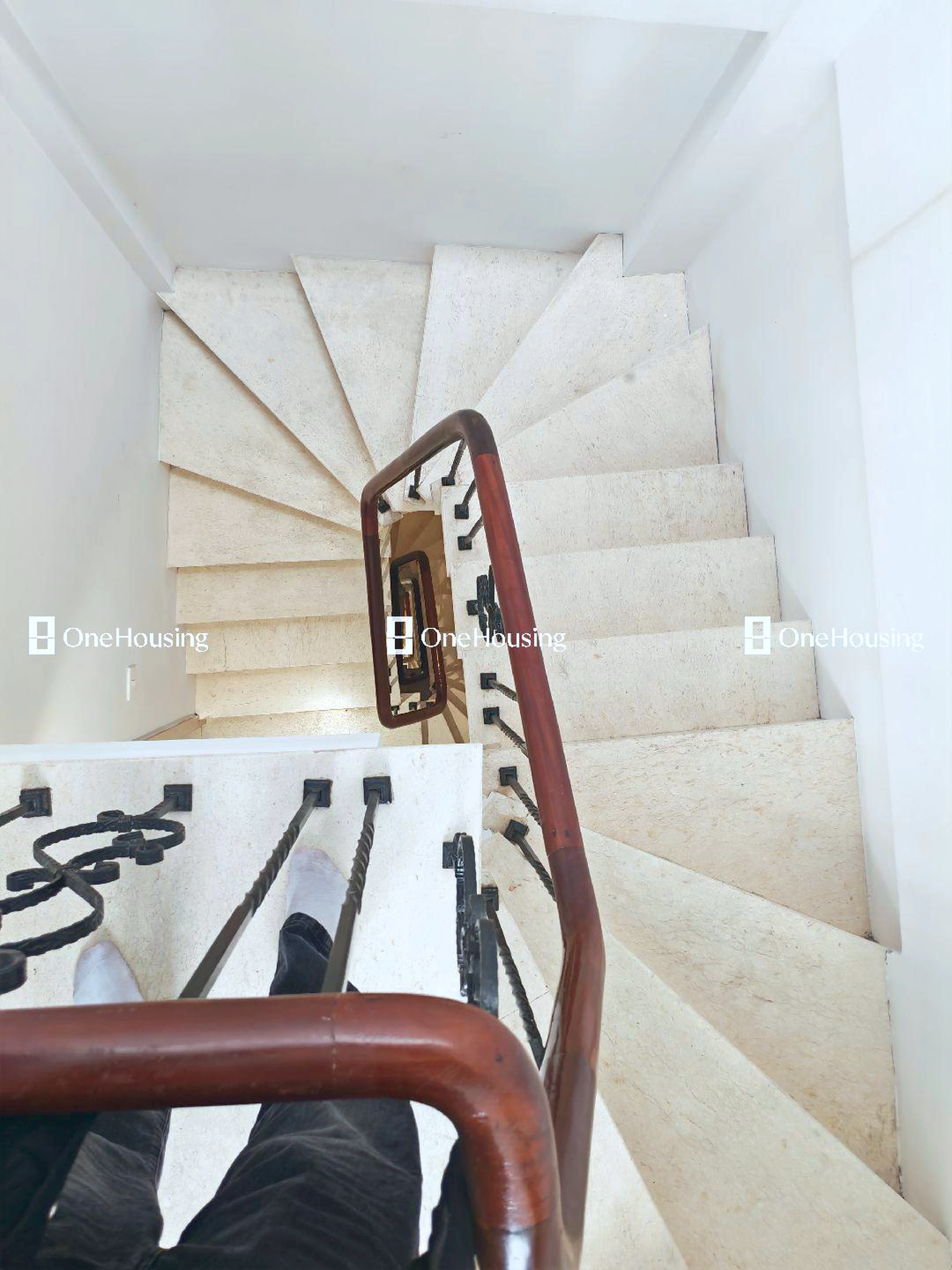 Nhà mặt ngõ cách Lạc Long Quân 50m, P. Nhật Tân, Q. Tây Hồ, TP. Hà Nội