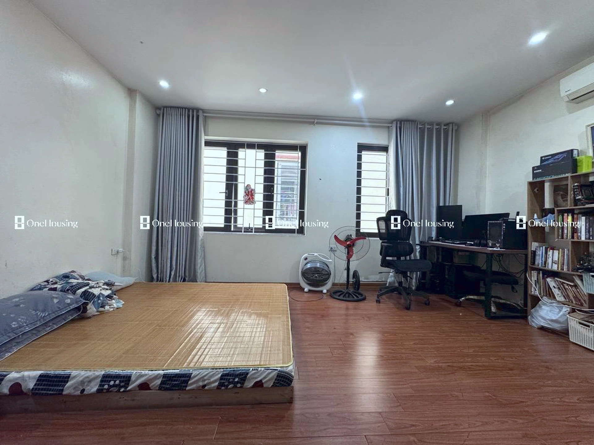 Nhà mặt ngõ cách Hoa Lâm 20m, P. Việt Hưng, Q. Long Biên, TP. Hà Nội