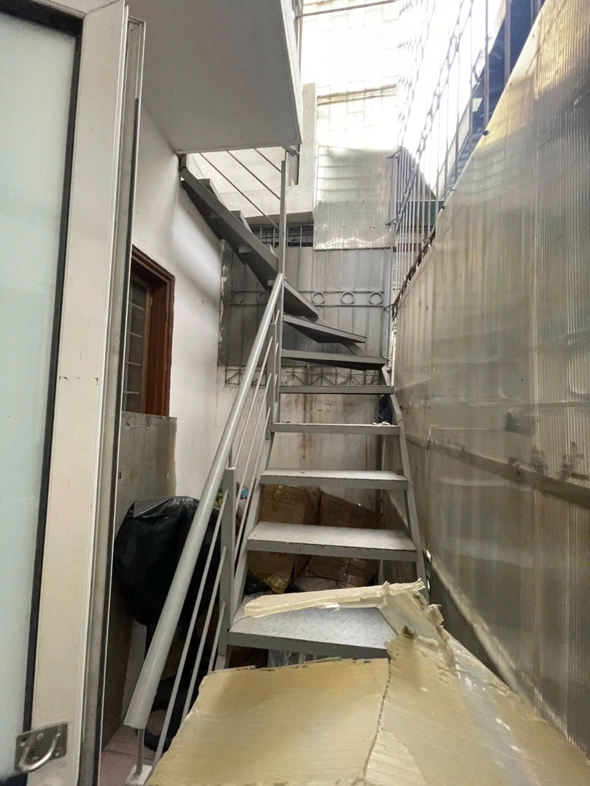 Nhà mặt ngõ cách Phó Đức Chính 20m, P. Trúc Bạch, Q. Ba Đình, TP. Hà Nội