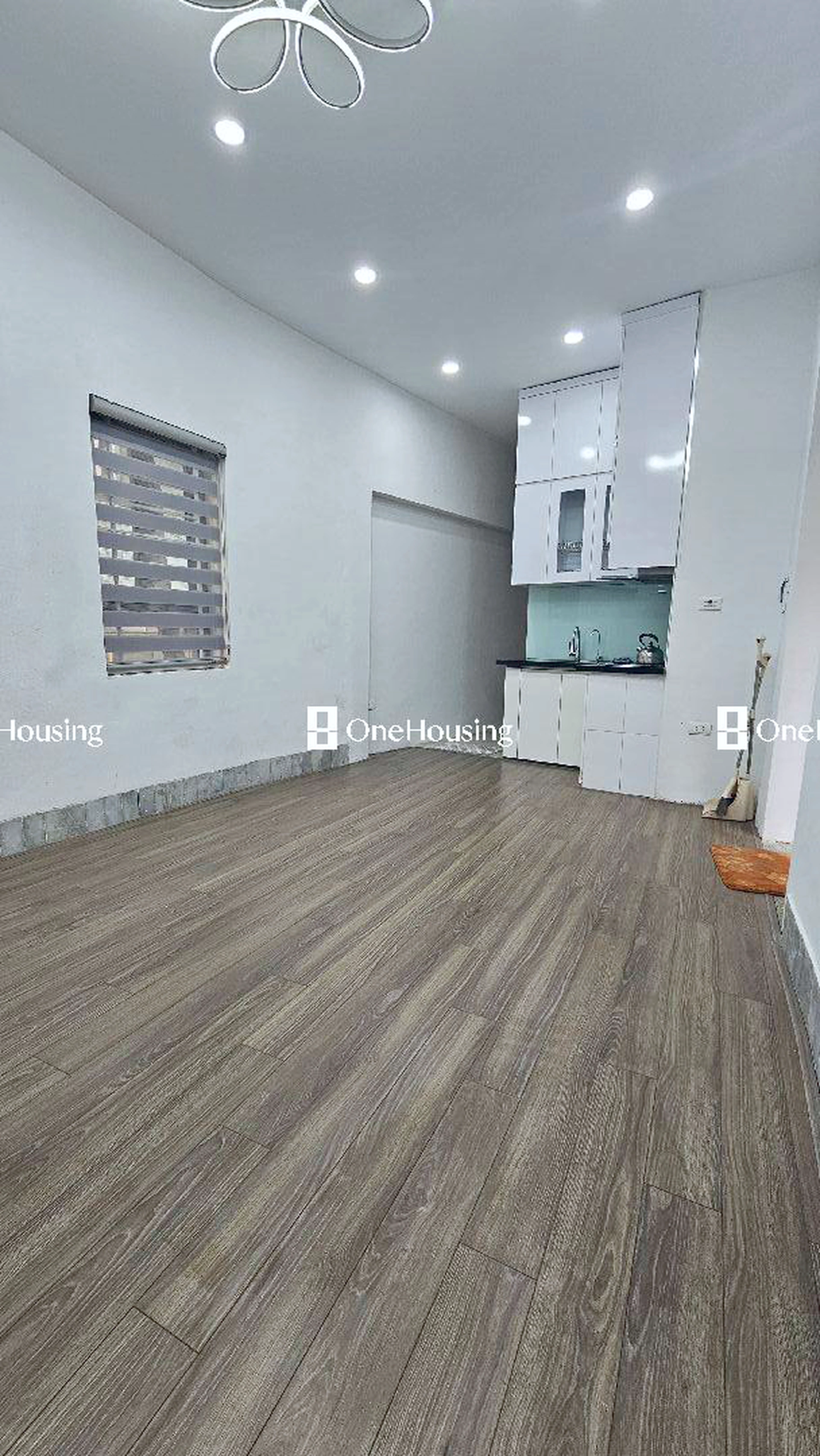 Nhà mặt ngõ cách Thợ Nhuộm 10m, P. Trần Hưng Đạo, Q. Hoàn Kiếm, TP. Hà Nội