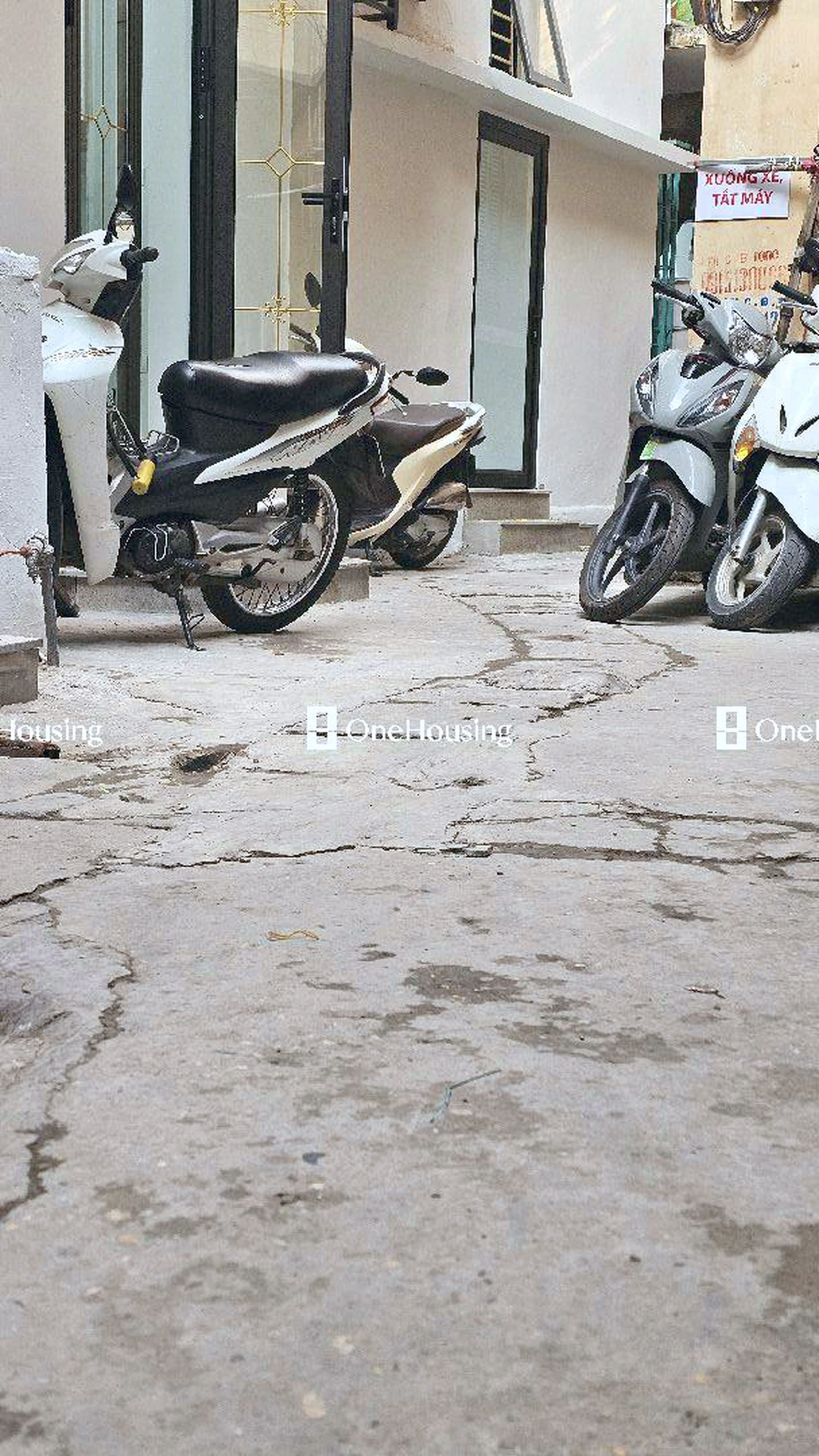 Nhà mặt ngõ cách Thợ Nhuộm 10m, P. Trần Hưng Đạo, Q. Hoàn Kiếm, TP. Hà Nội